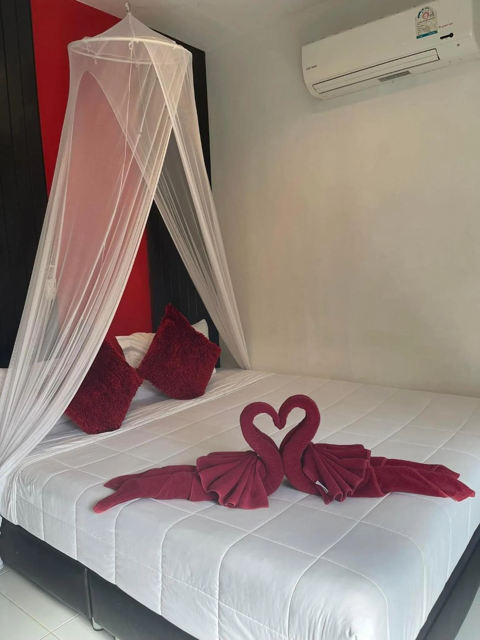 Bed in Phangan Cove Beach Resort