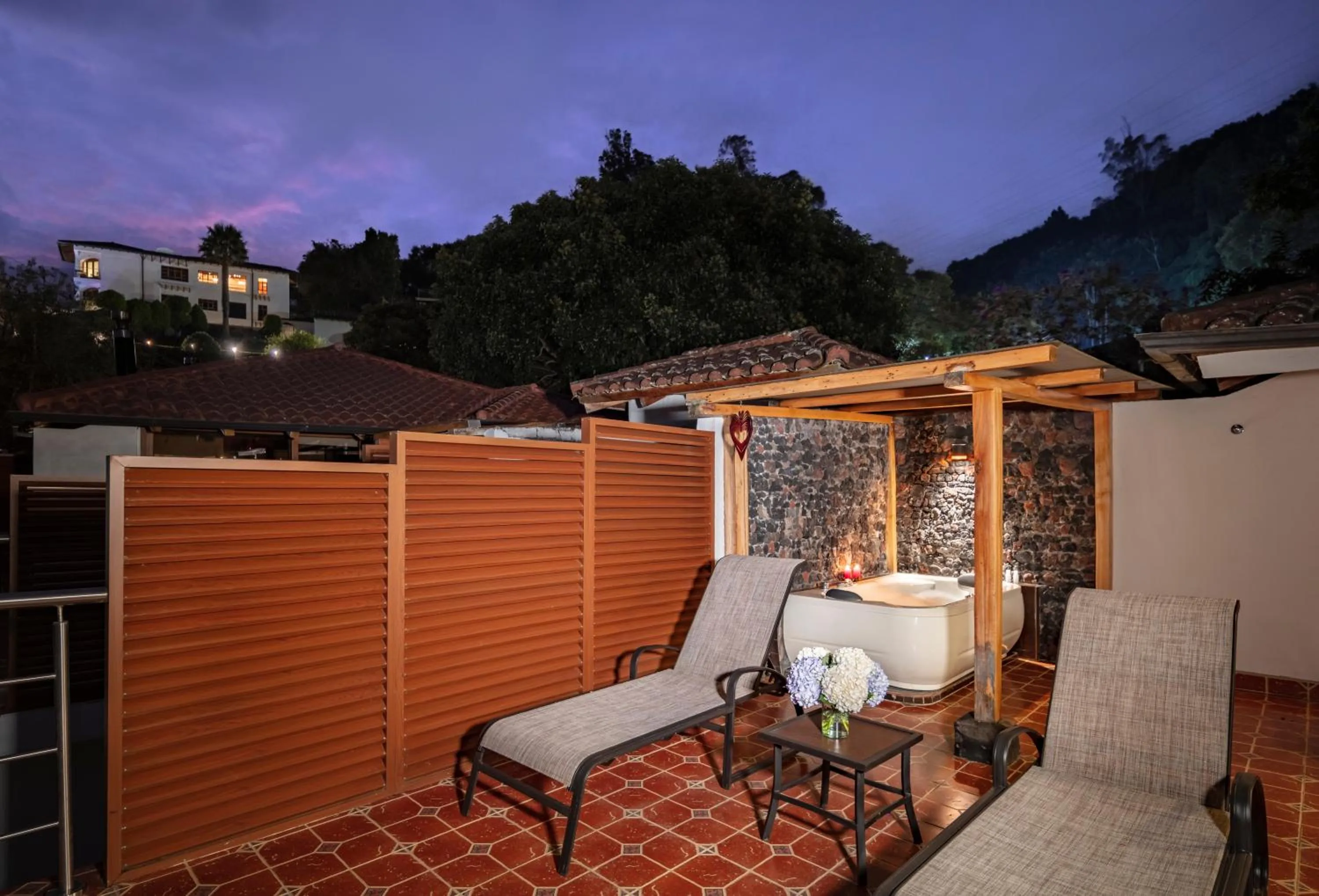 Hot Tub in Luna Volcán, Adventure SPA - formerly Luna Runtún