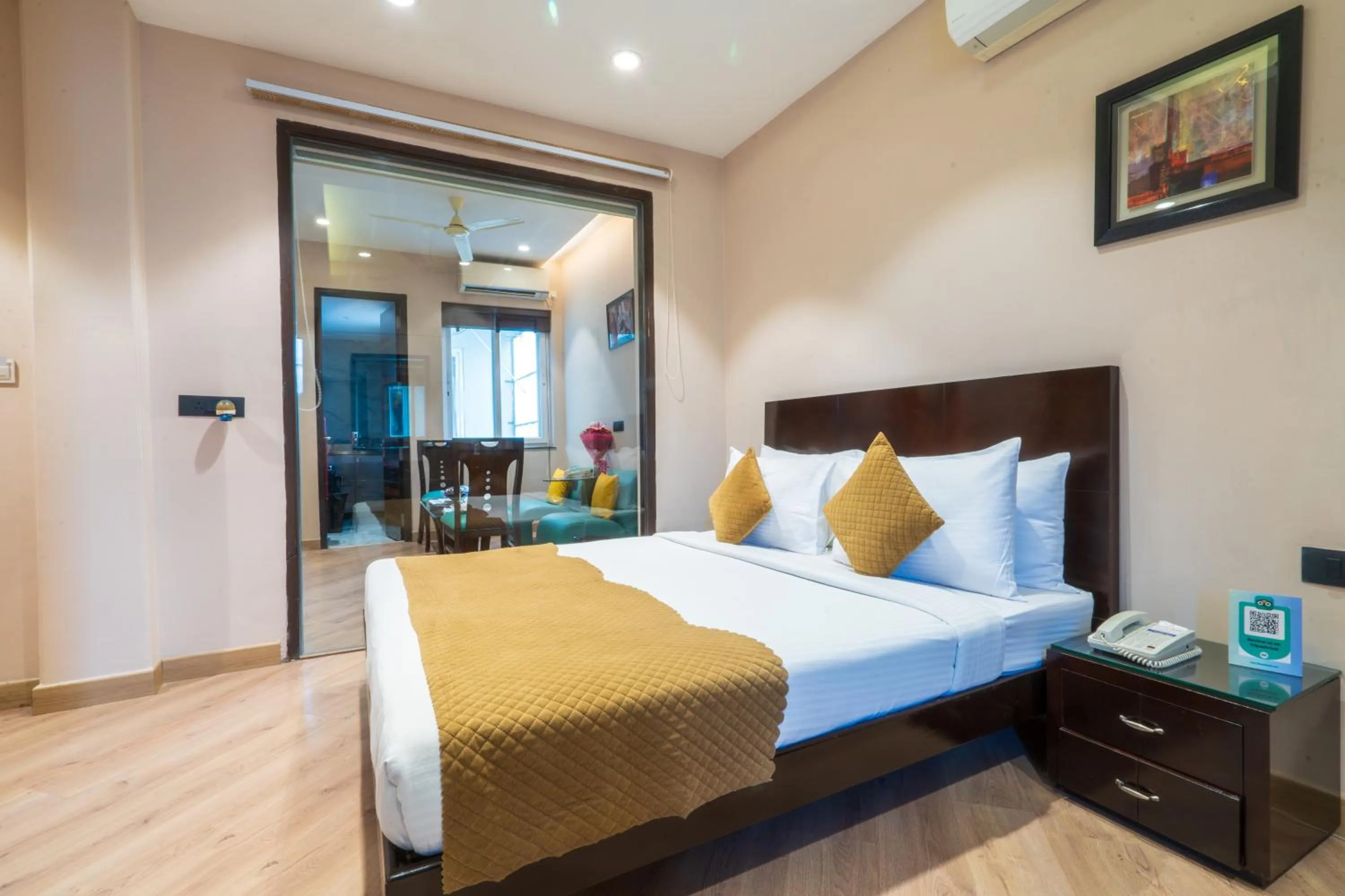 Bedroom, Bed in Cosy Grand, Chanakyapuri by The Cosy Hotels