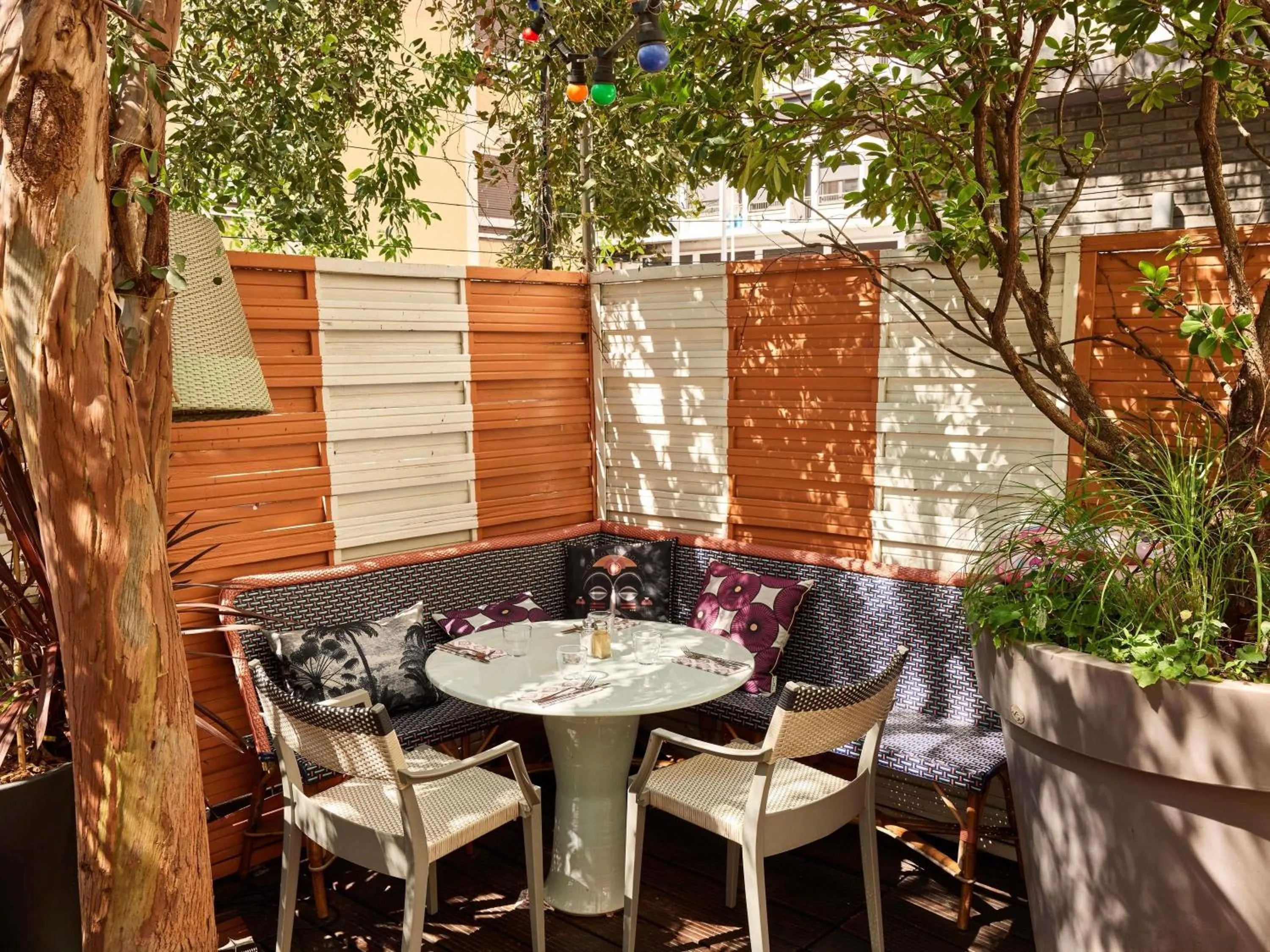 Lounge or bar in Mama Shelter Lyon