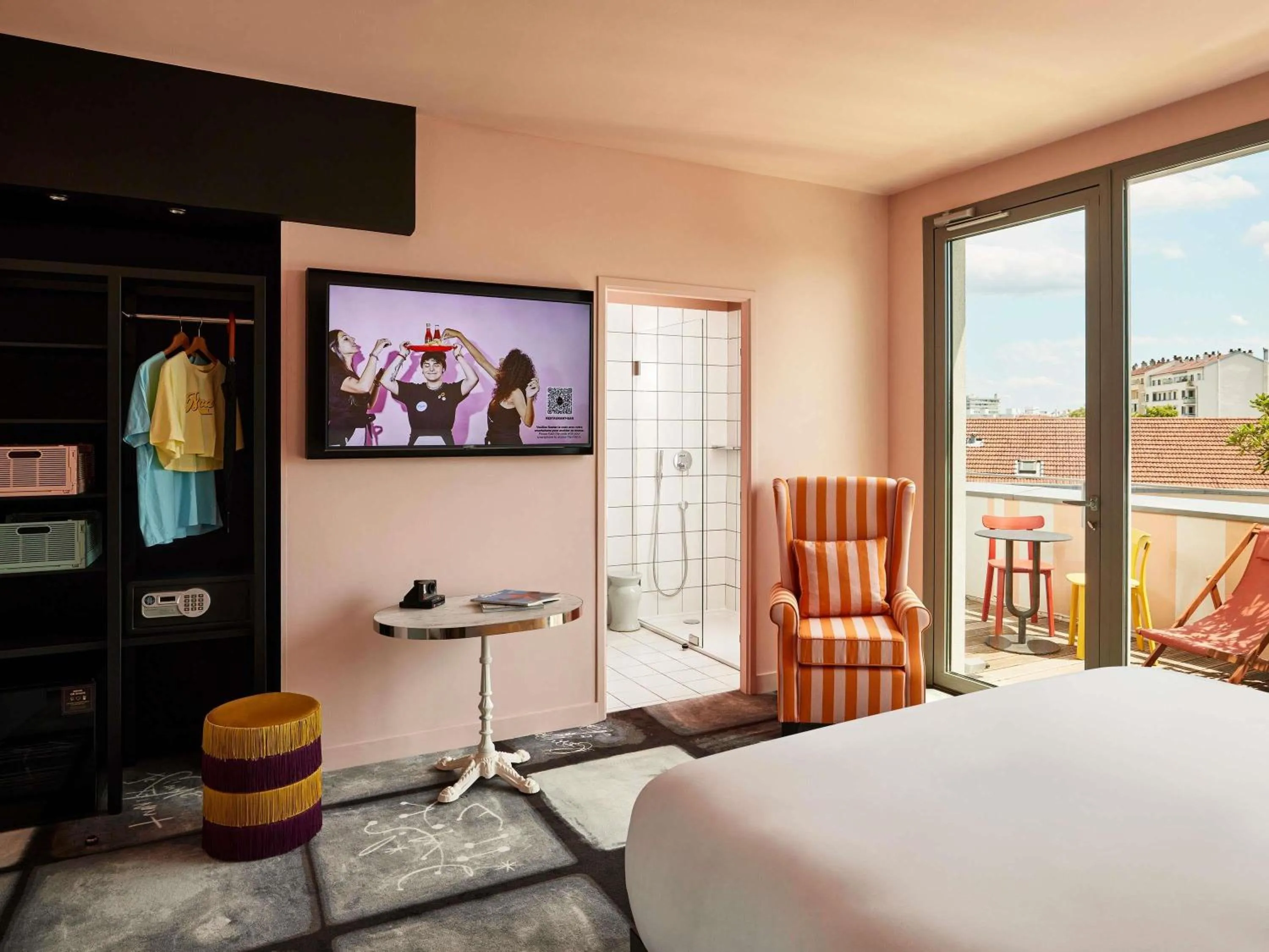 Bedroom, Bed in Mama Shelter Lyon