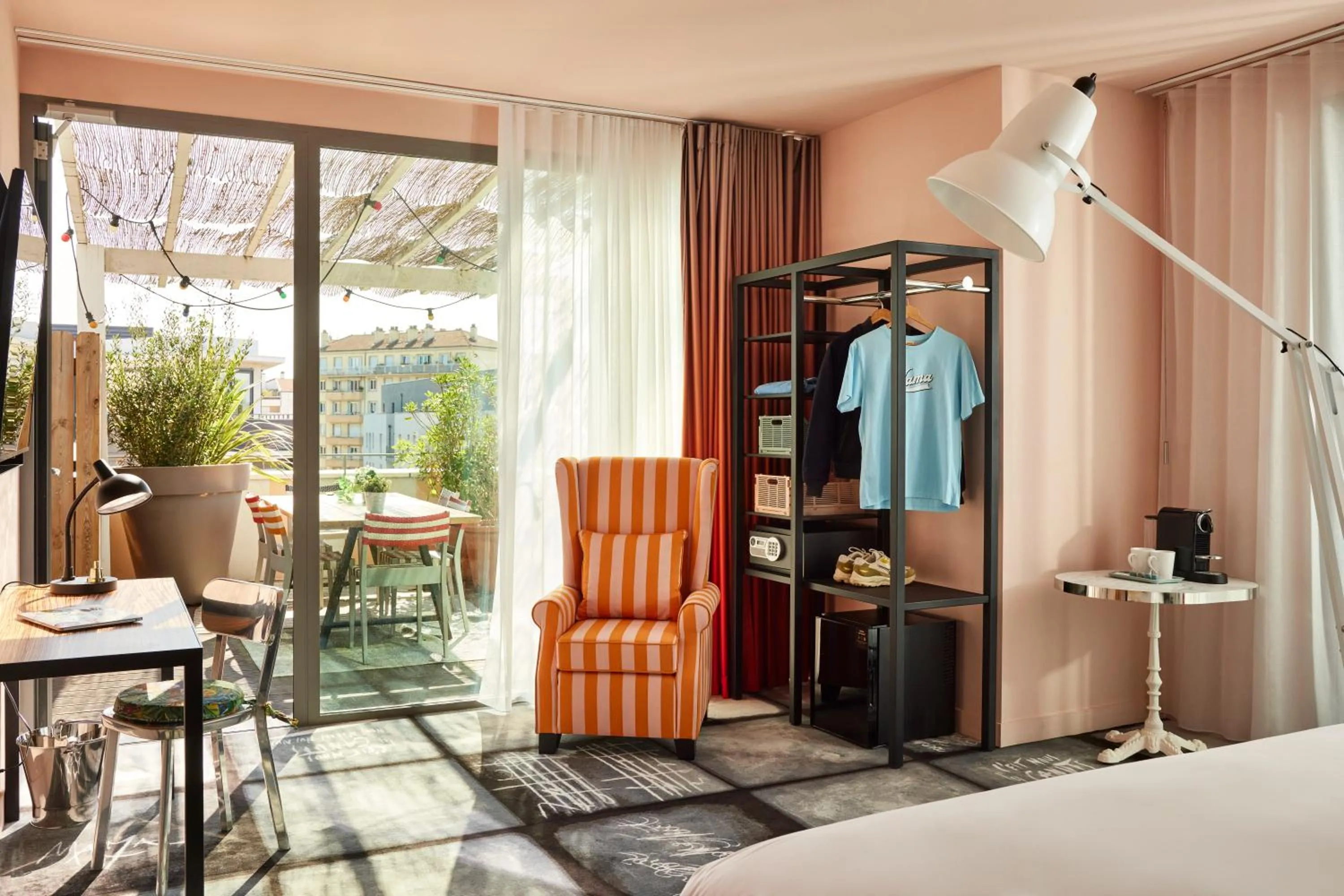 Photo of the whole room in Mama Shelter Lyon