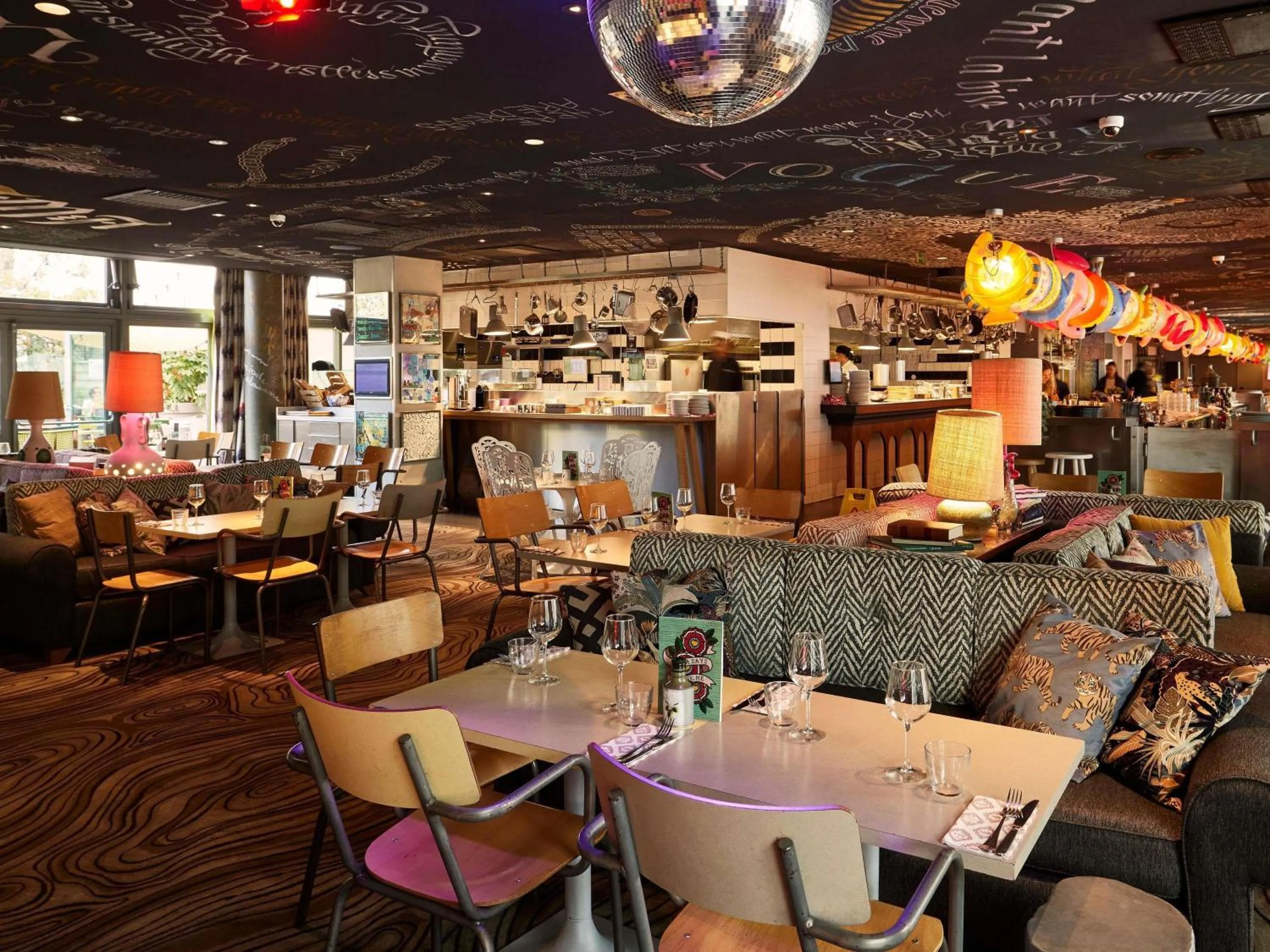 Restaurant/places to eat in Mama Shelter Lyon