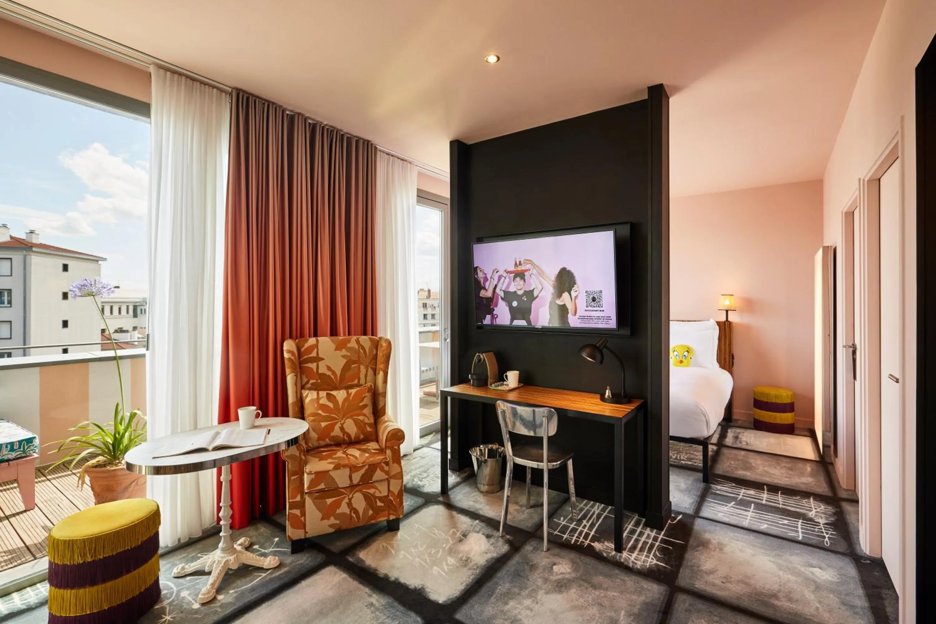 Coffee/tea facilities in Mama Shelter Lyon