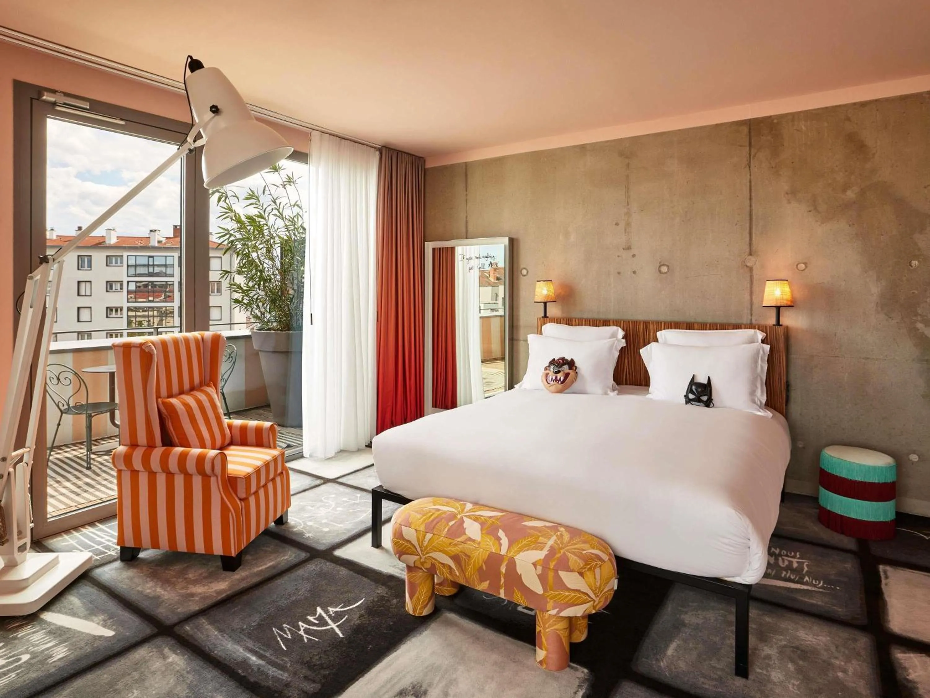 Property building, Bed in Mama Shelter Lyon