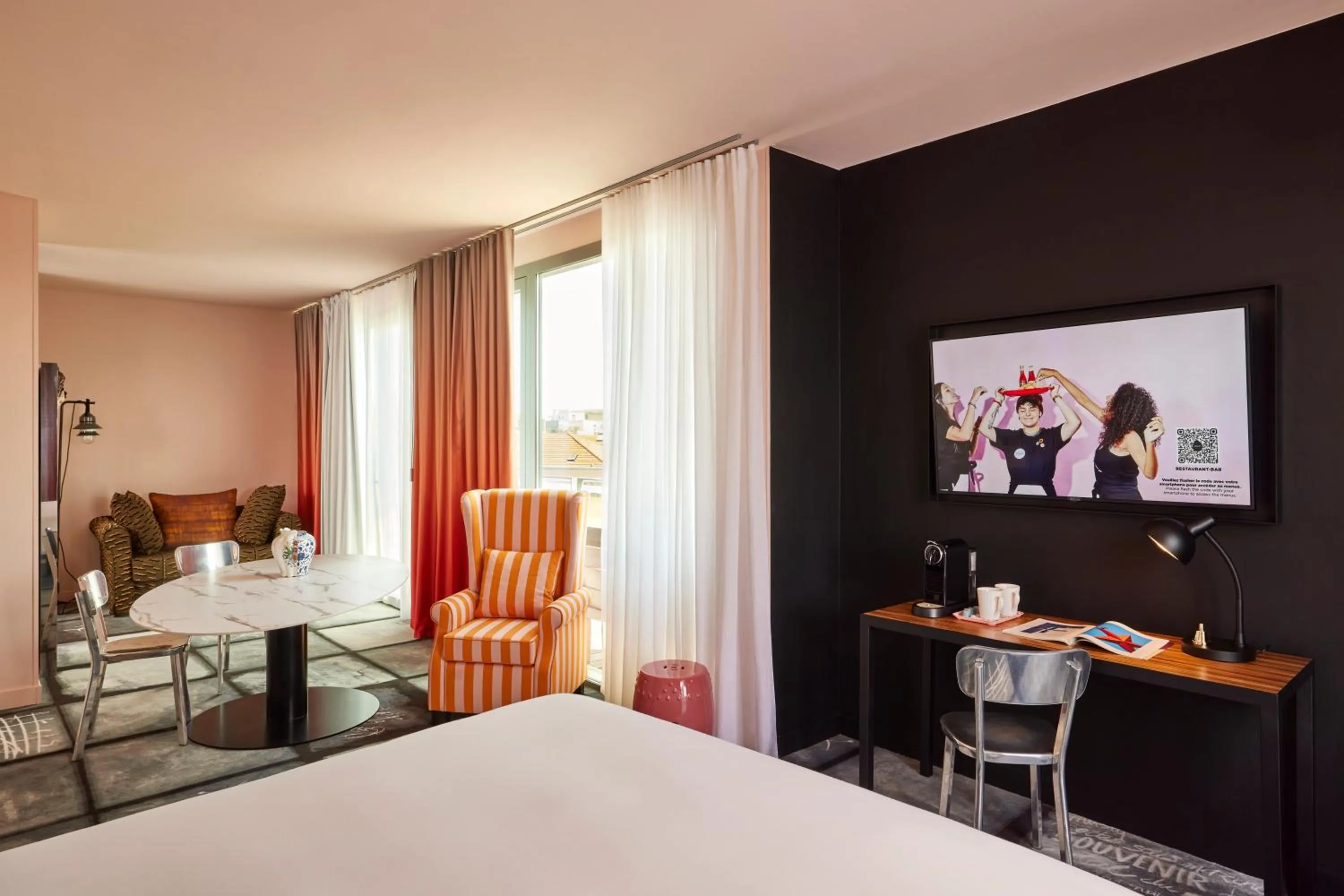 TV and multimedia, Bed in Mama Shelter Lyon