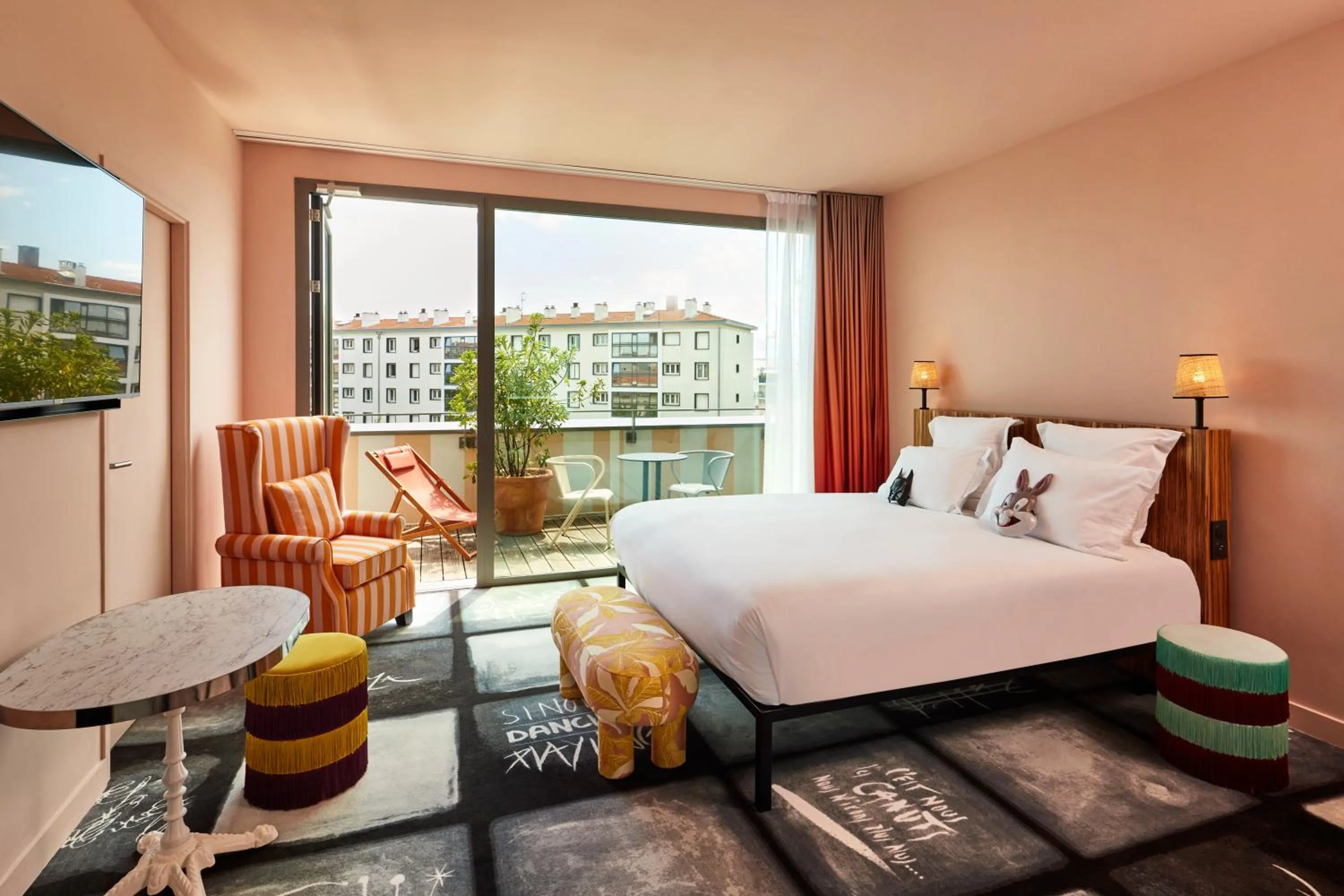 View (from property/room), Bed in Mama Shelter Lyon