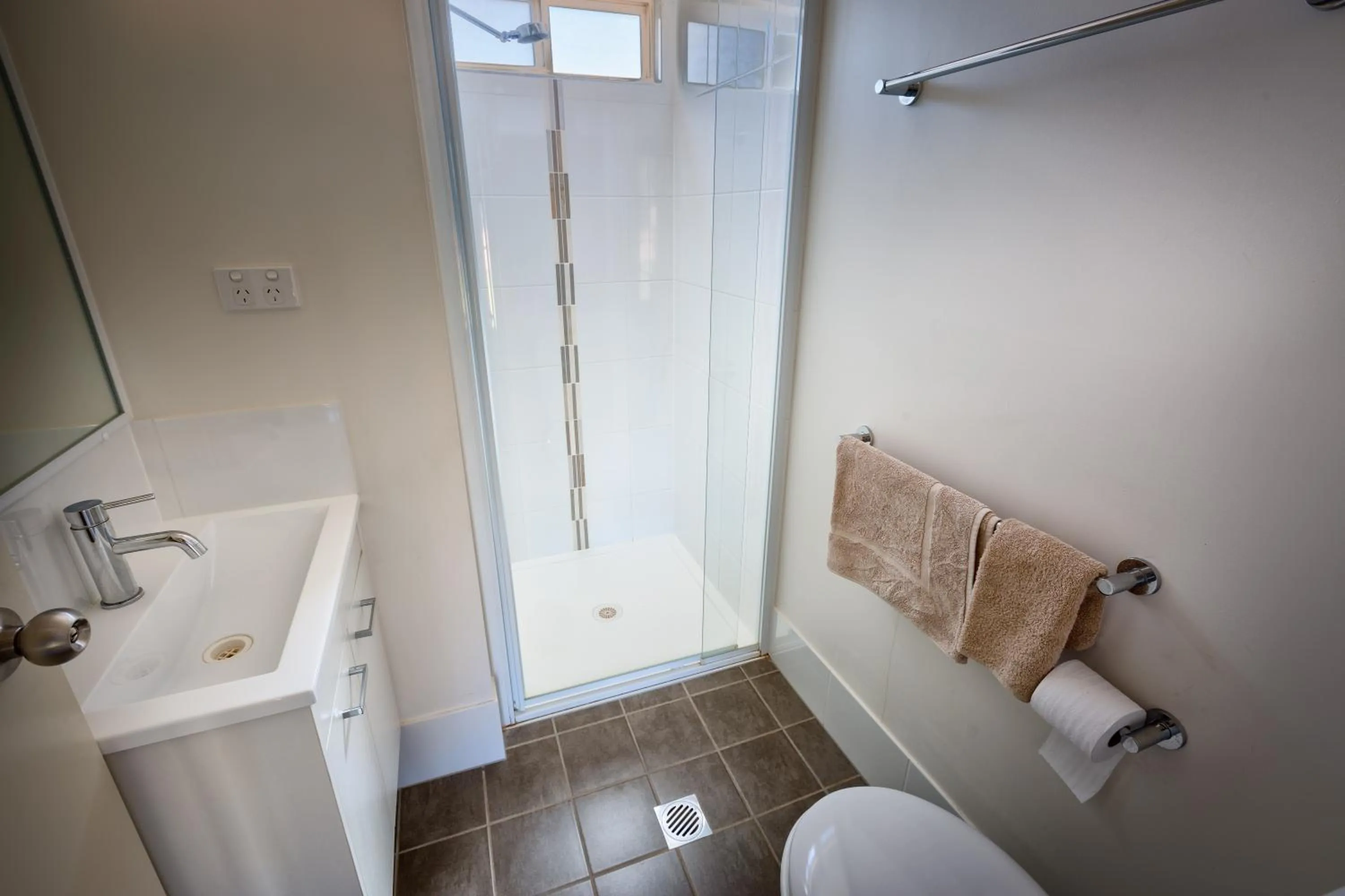 Bathroom in Warrawong on the Darling Wilcannia Holiday Park