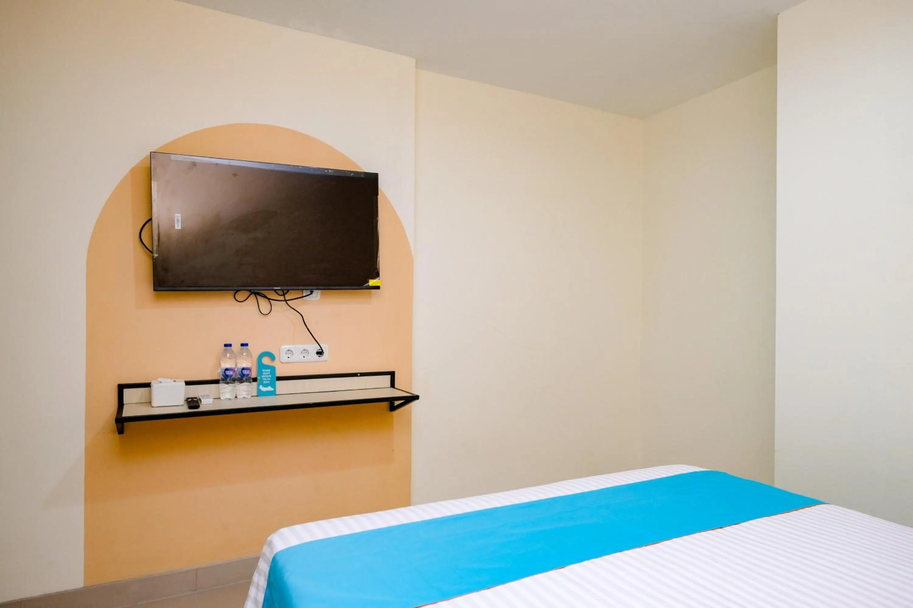 Bedroom, Bed in Sans Hotel Mataram Malioboro