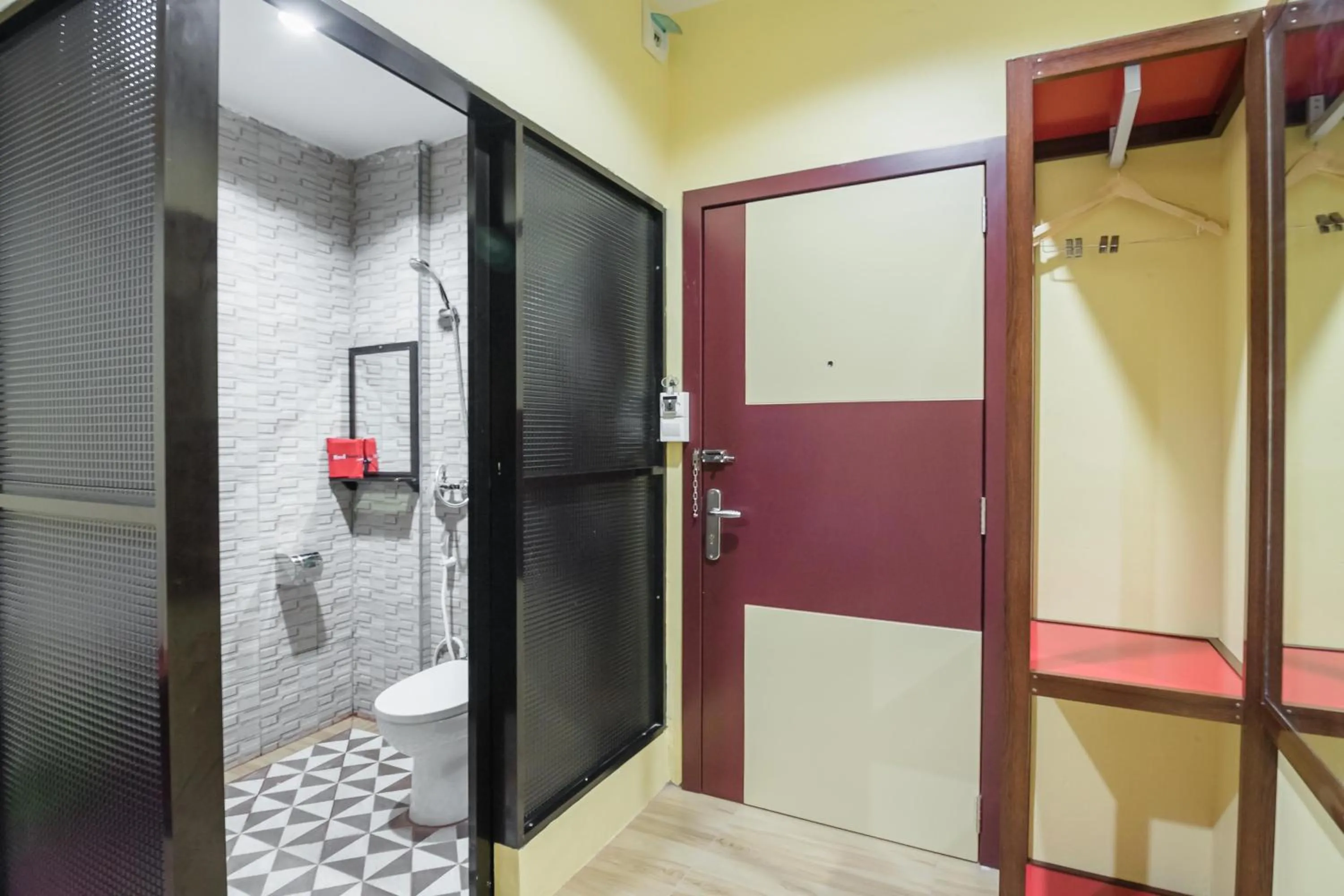 Bathroom in RedDoorz @ Batu Aji Batam 2
