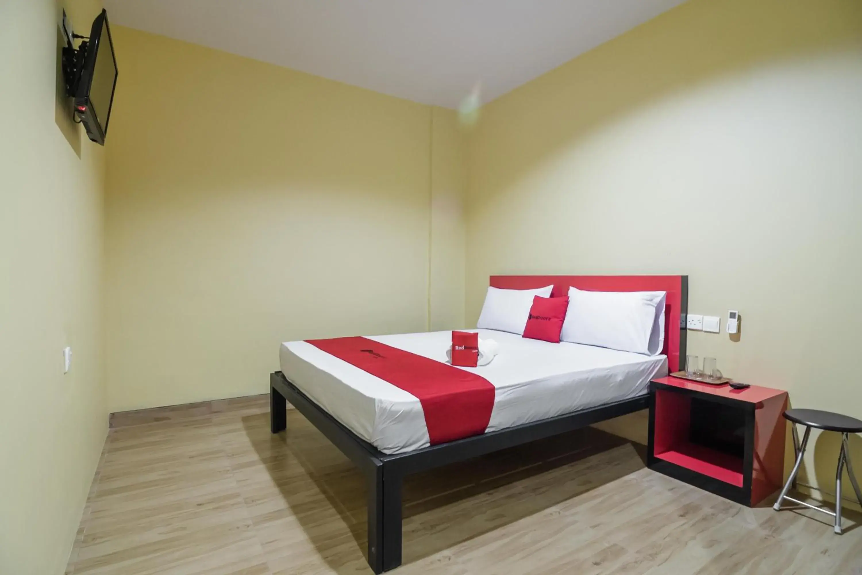 Double Room in RedDoorz @ Batu Aji Batam 2 Double Room in RedDoorz @ Batu Aji Batam 2