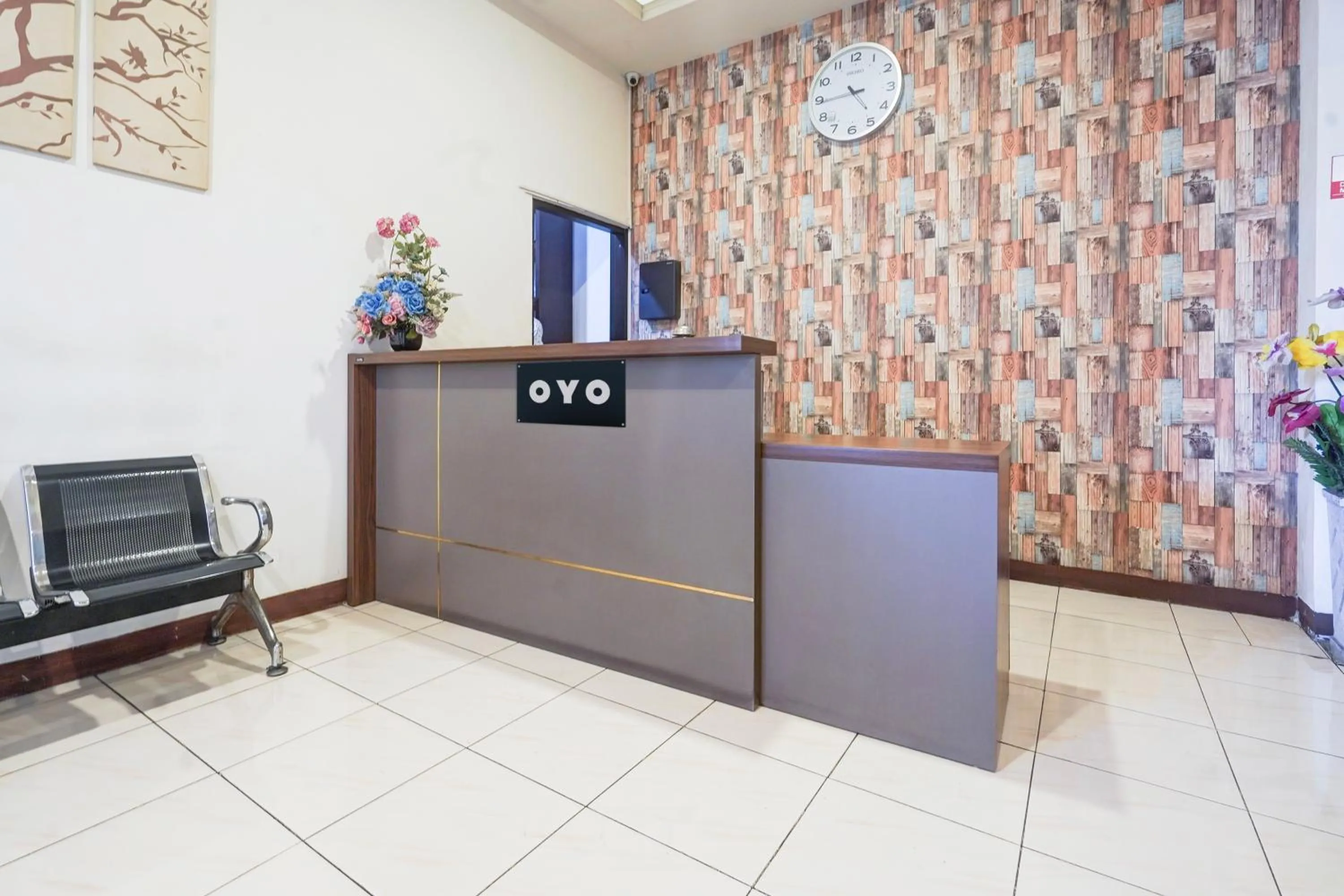 Lobby or reception in Hotel O Rappocini Near Rsia Paramount