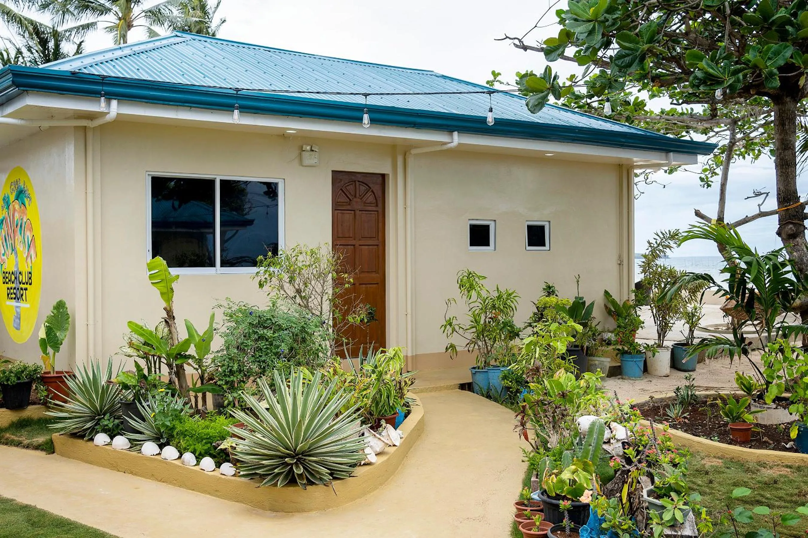 Property Building in Sunrise Beach Club Resort Amanecer