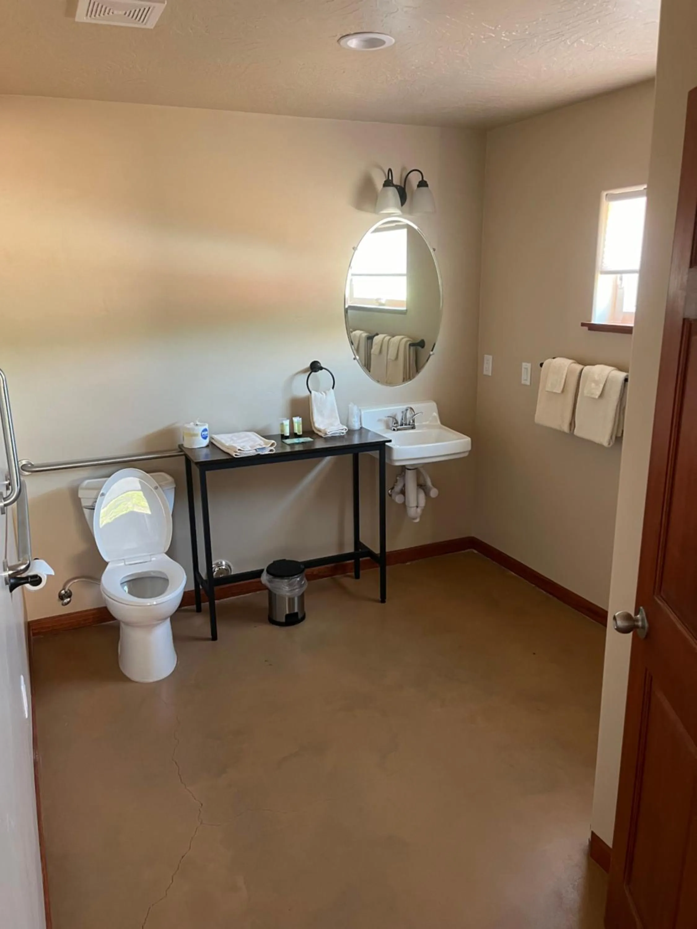 Toilet in Lee's Ferry Lodge at Vermilion Cliffs