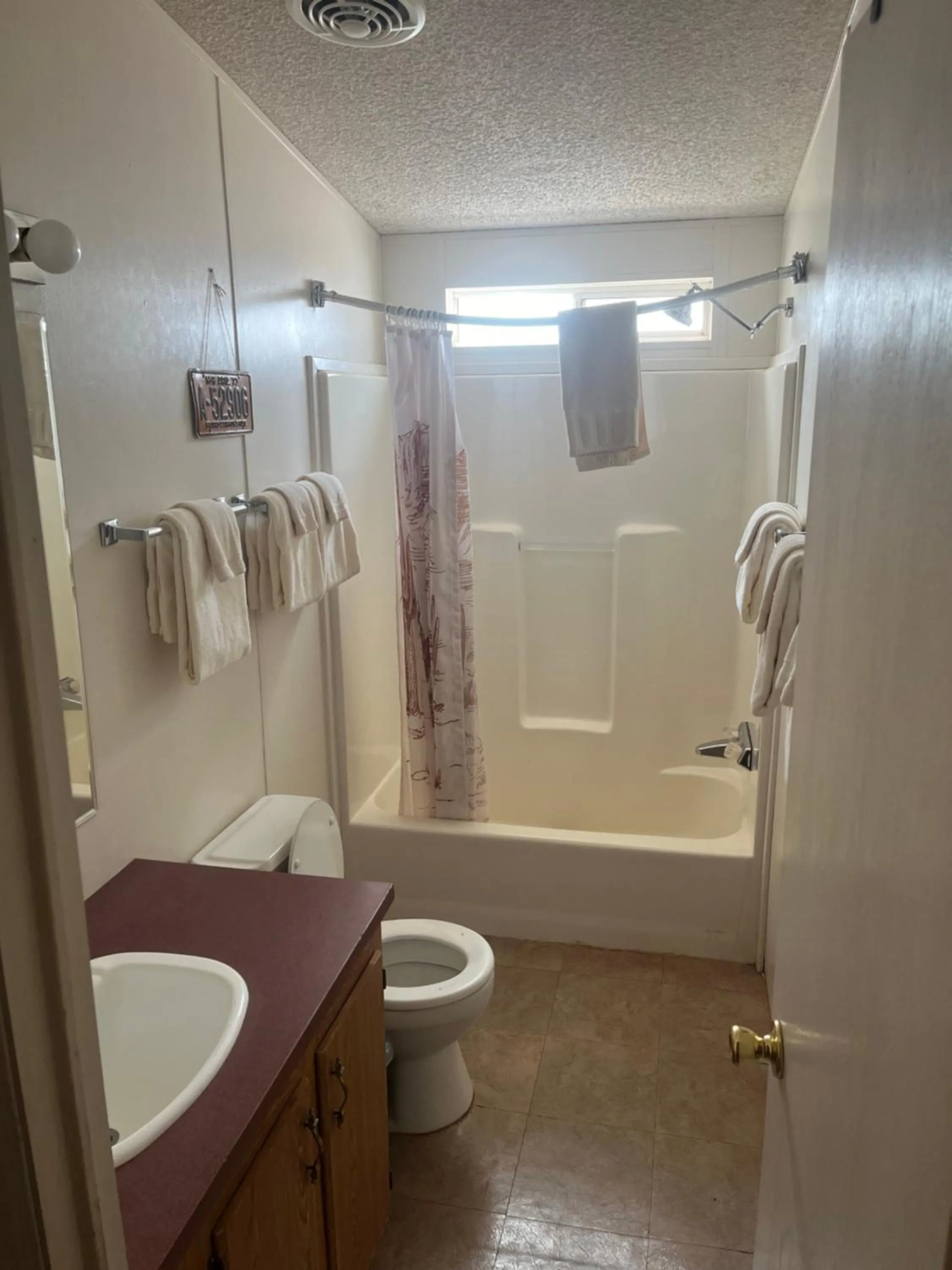 Bathroom in Lee's Ferry Lodge at Vermilion Cliffs