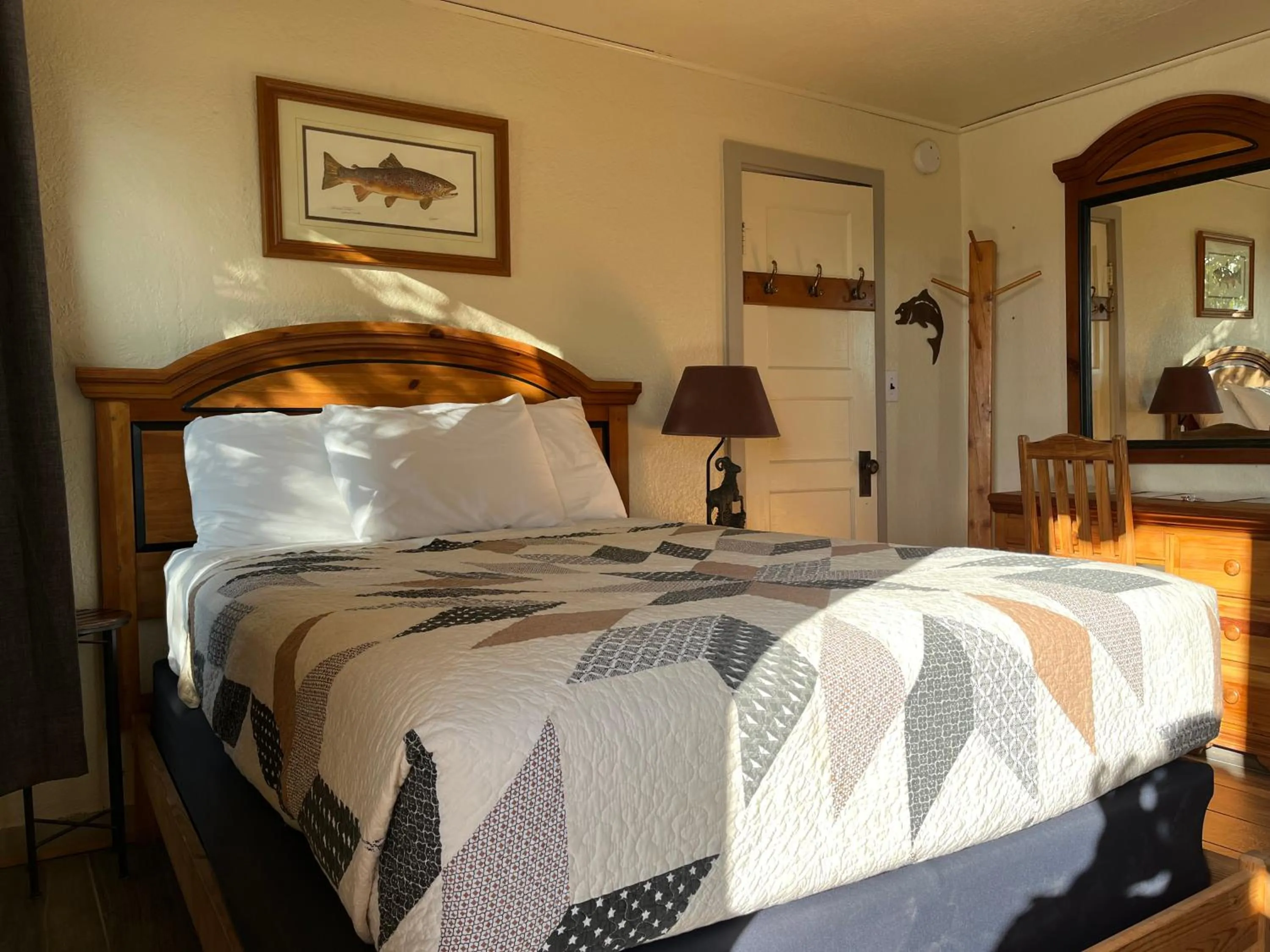 Bed in Lee's Ferry Lodge at Vermilion Cliffs