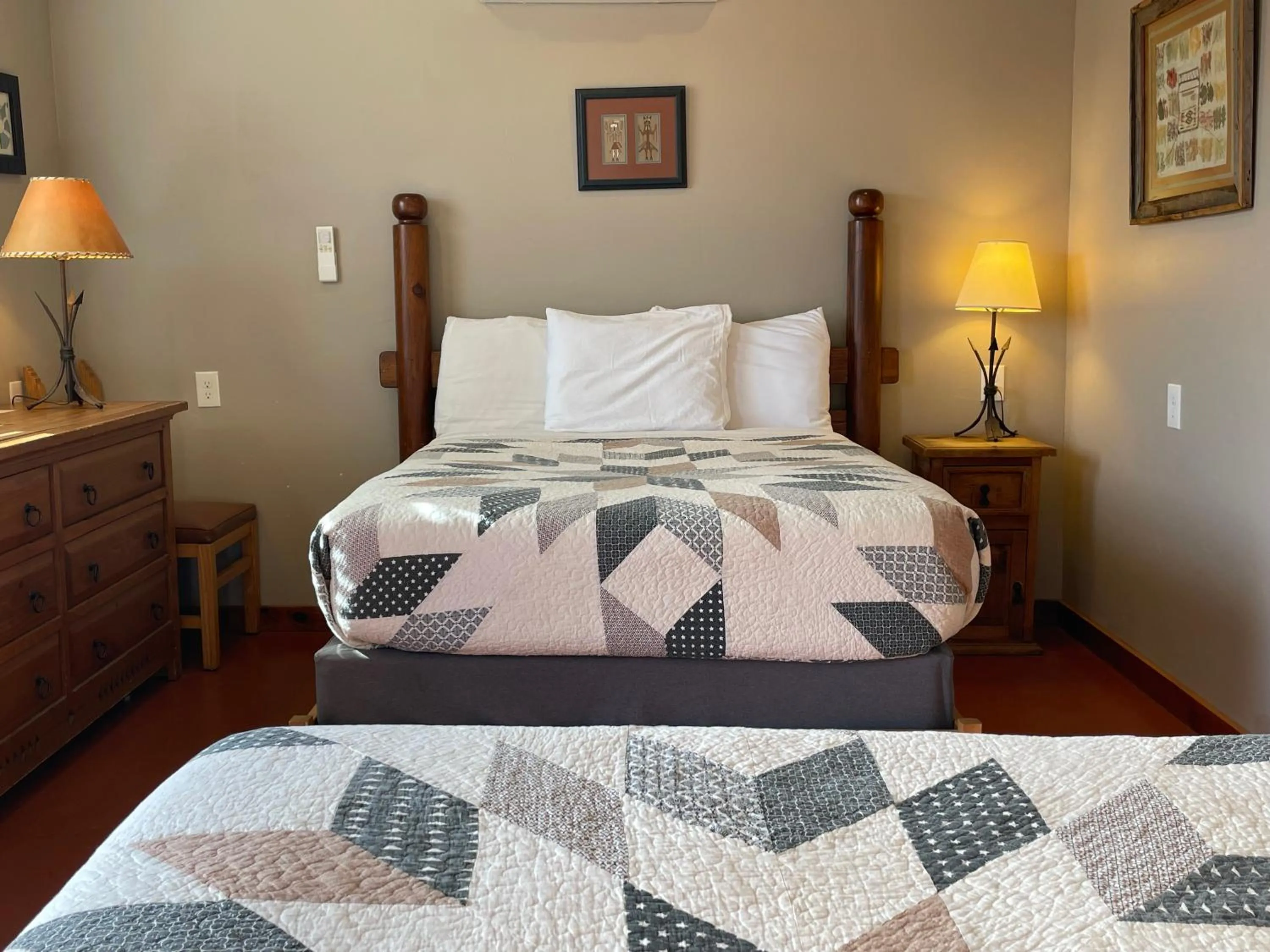 Bed in Lee's Ferry Lodge at Vermilion Cliffs