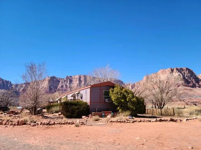 Property building in Lee's Ferry Lodge at Vermilion Cliffs