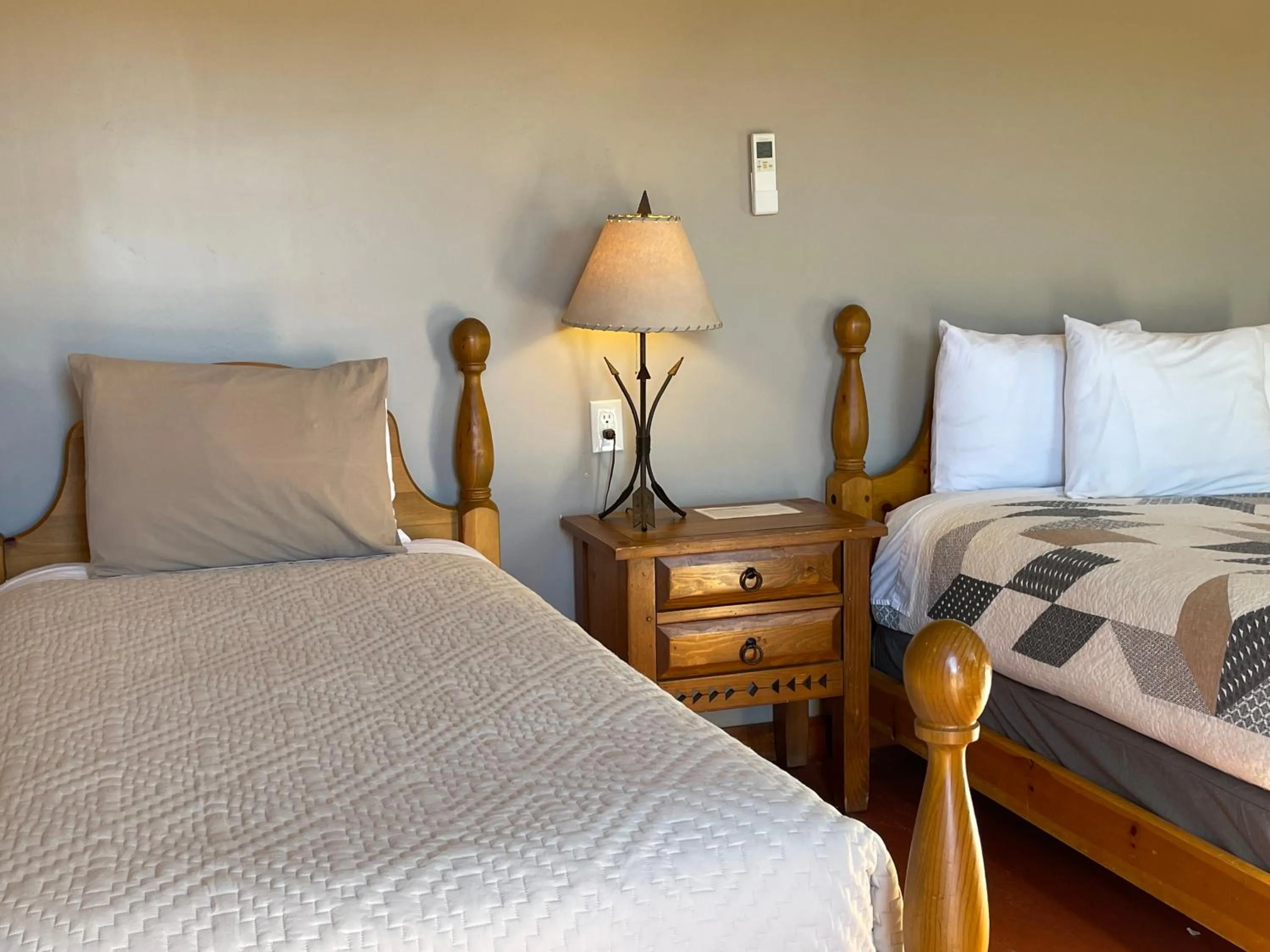 Bed in Lee's Ferry Lodge at Vermilion Cliffs