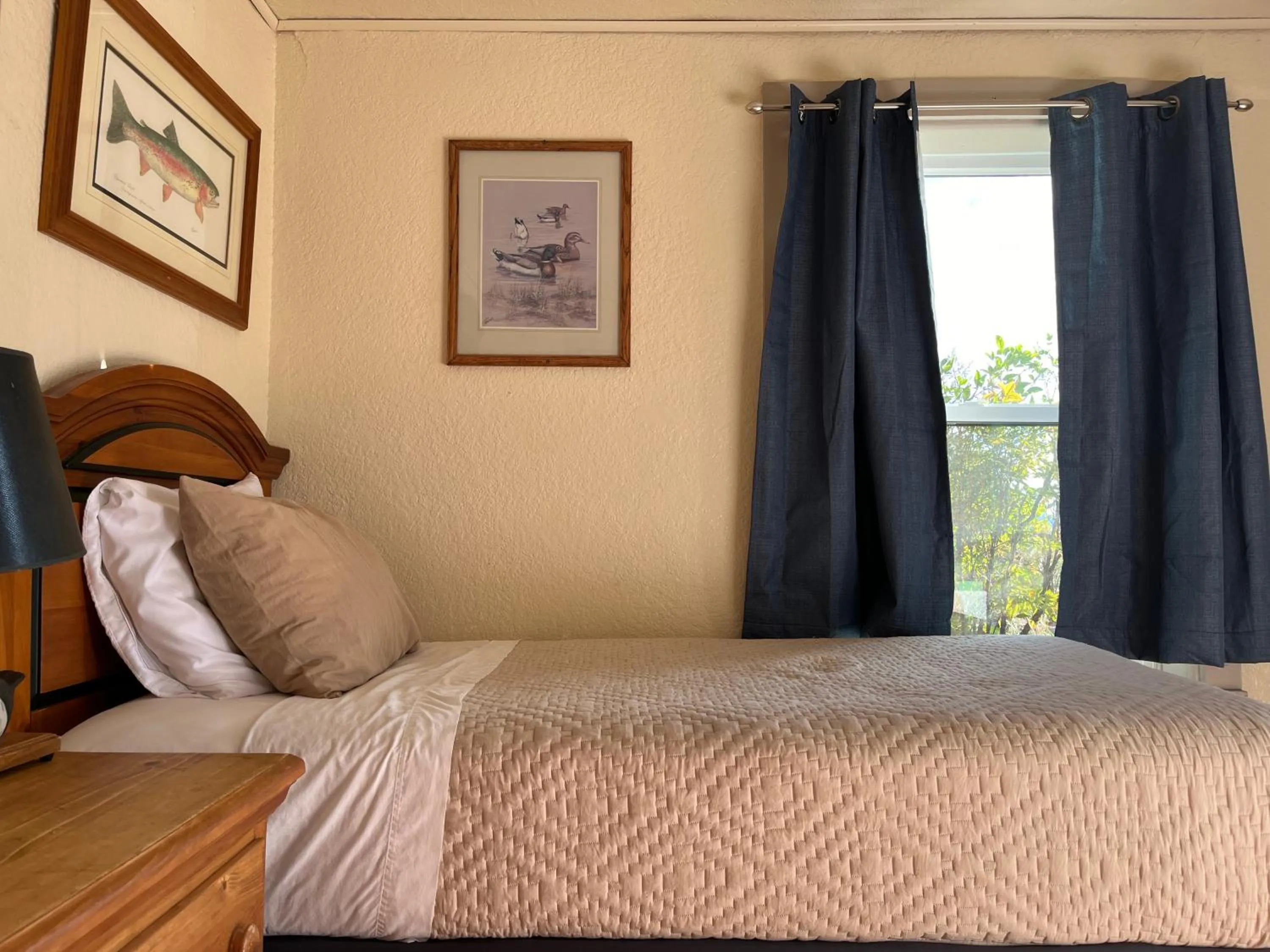 Bed in Lee's Ferry Lodge at Vermilion Cliffs