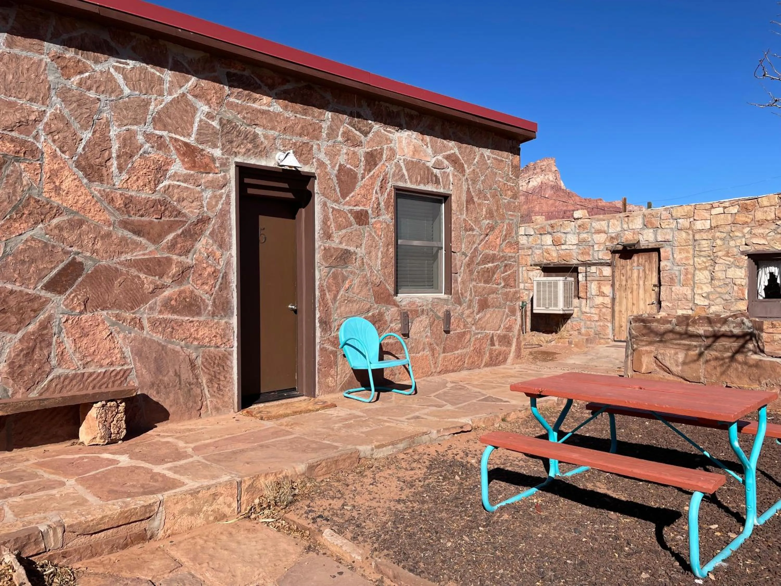 Patio in Lee's Ferry Lodge at Vermilion Cliffs