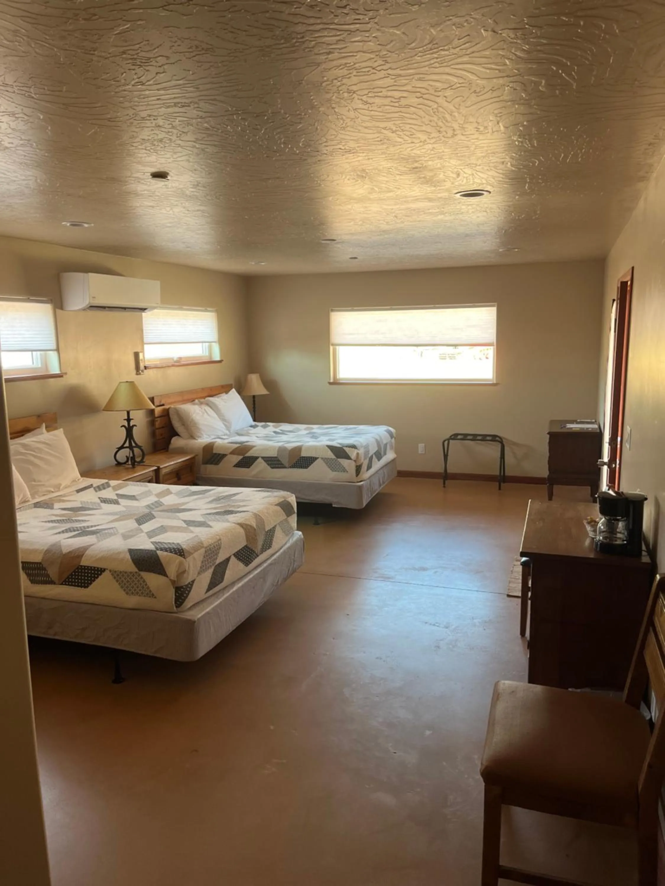 Bed in Lee's Ferry Lodge at Vermilion Cliffs