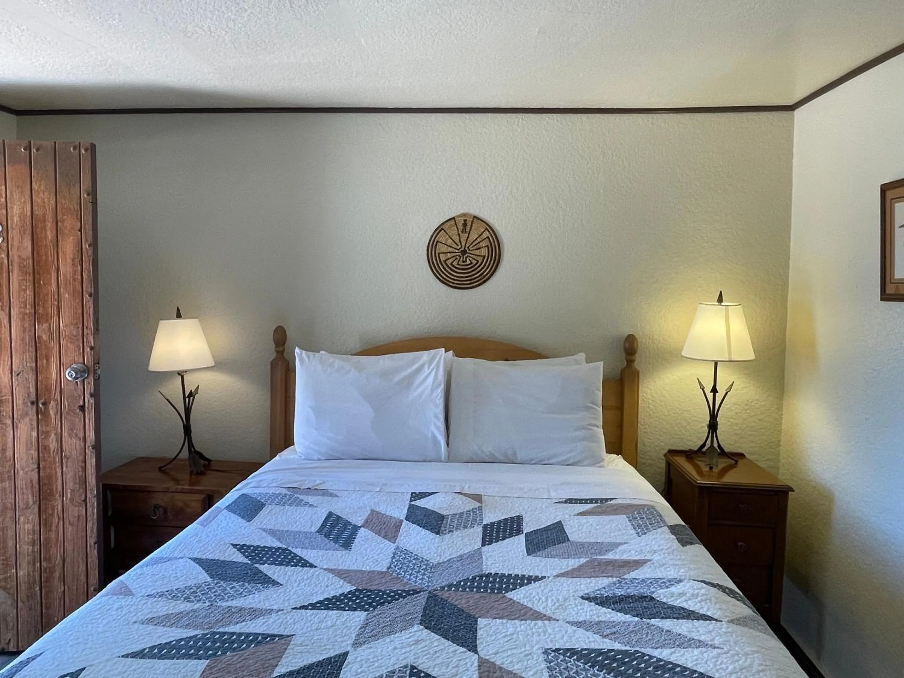Bed in Lee's Ferry Lodge at Vermilion Cliffs