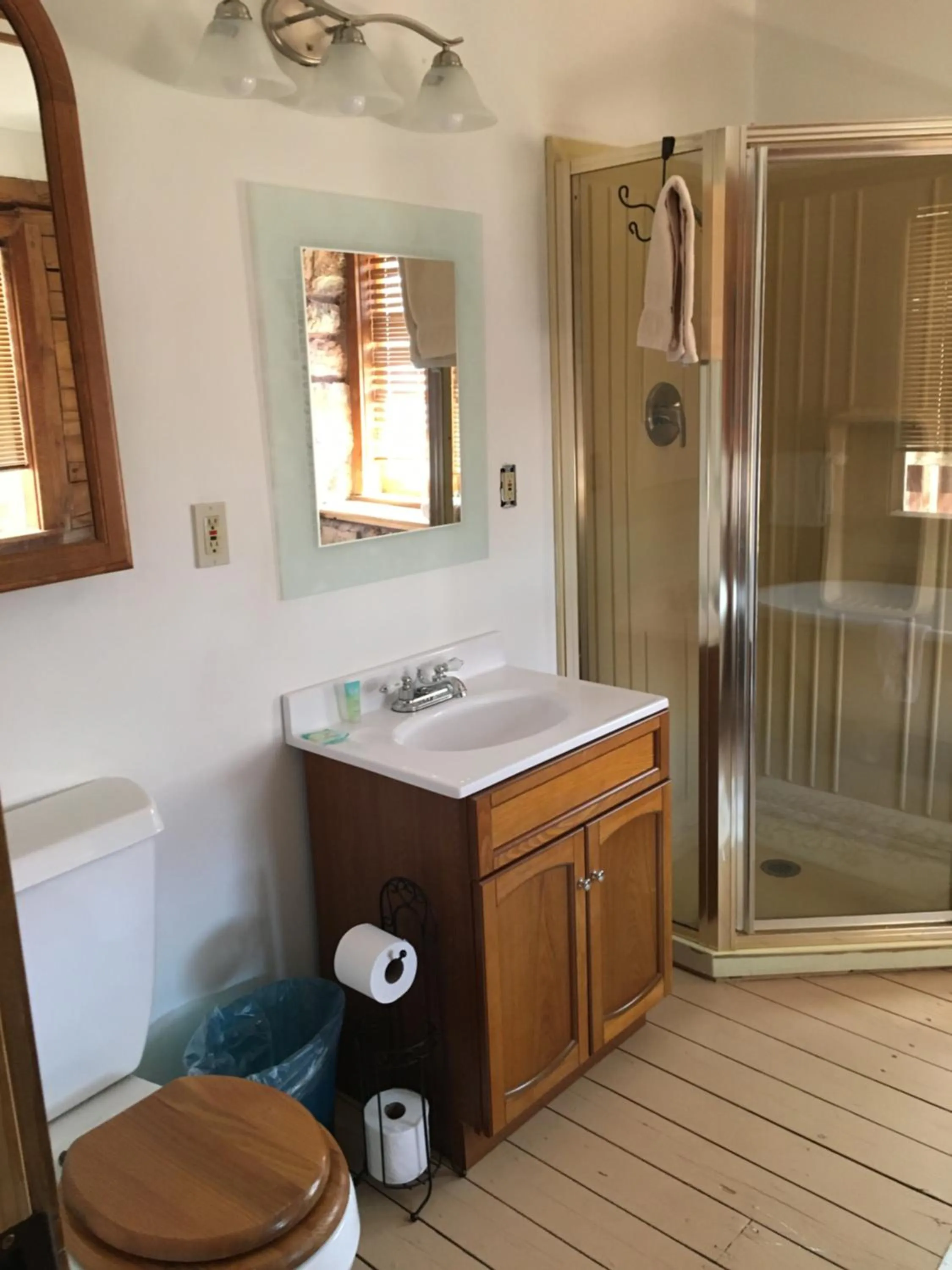 Shower in Lee's Ferry Lodge at Vermilion Cliffs