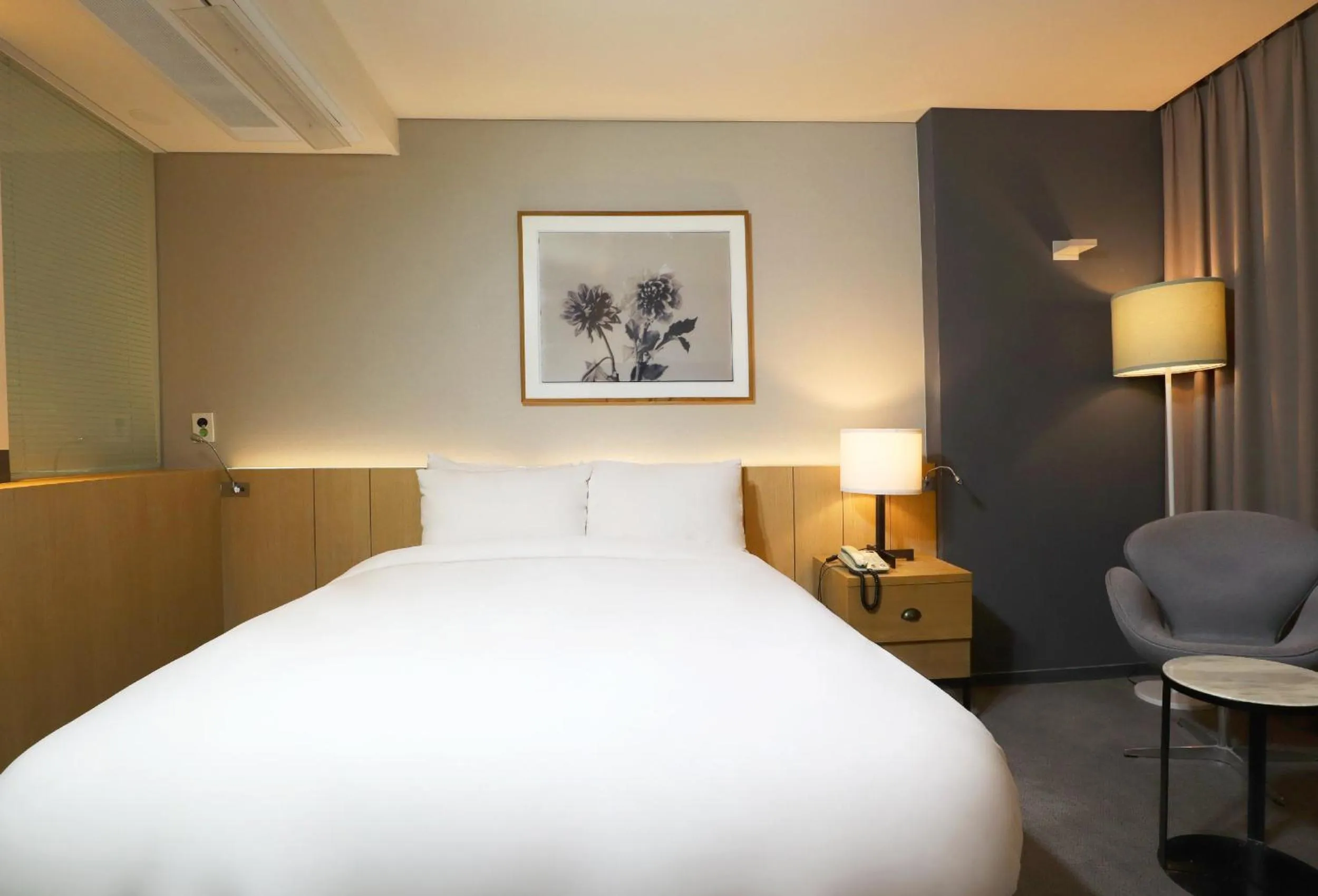 Bed in Eden Paradise Hotel