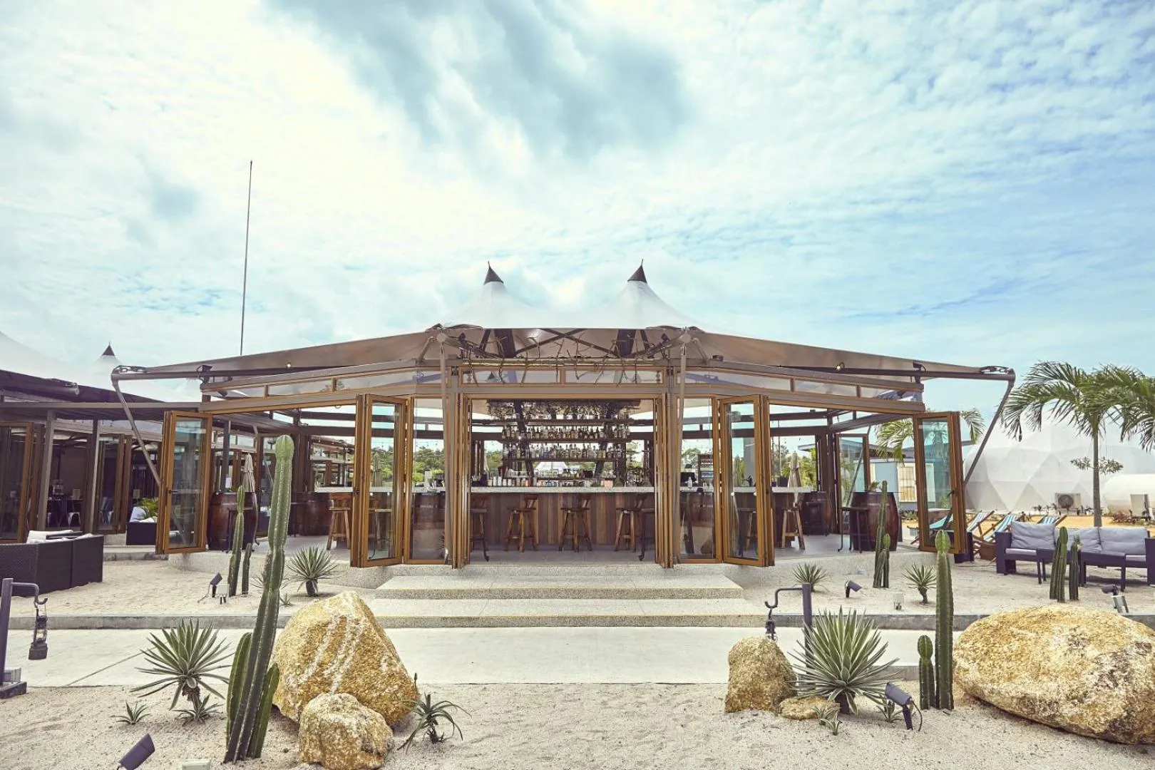 Lounge or bar in The ANMON Resort Bintan