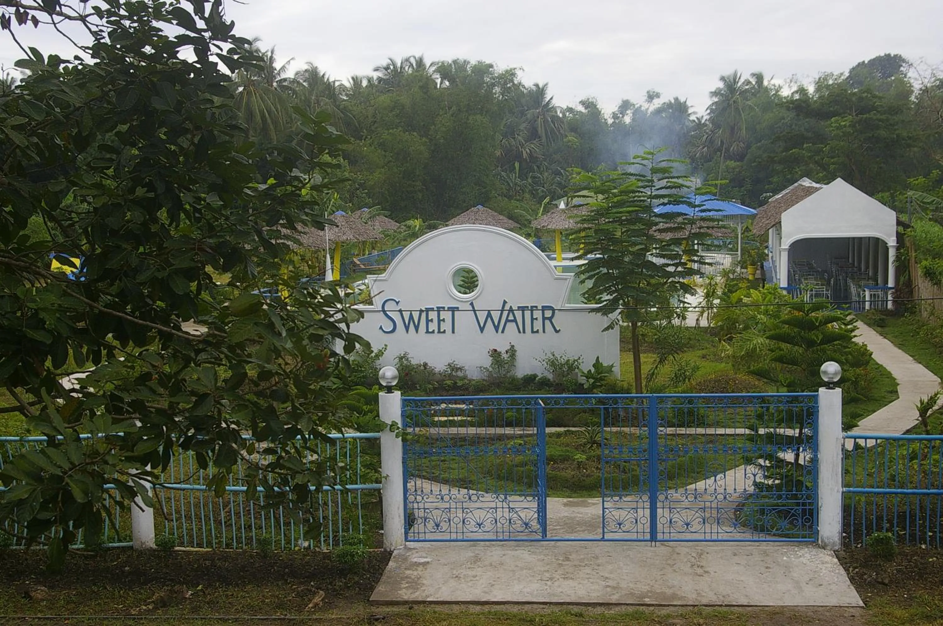 Facade/entrance in SweetWater Resort