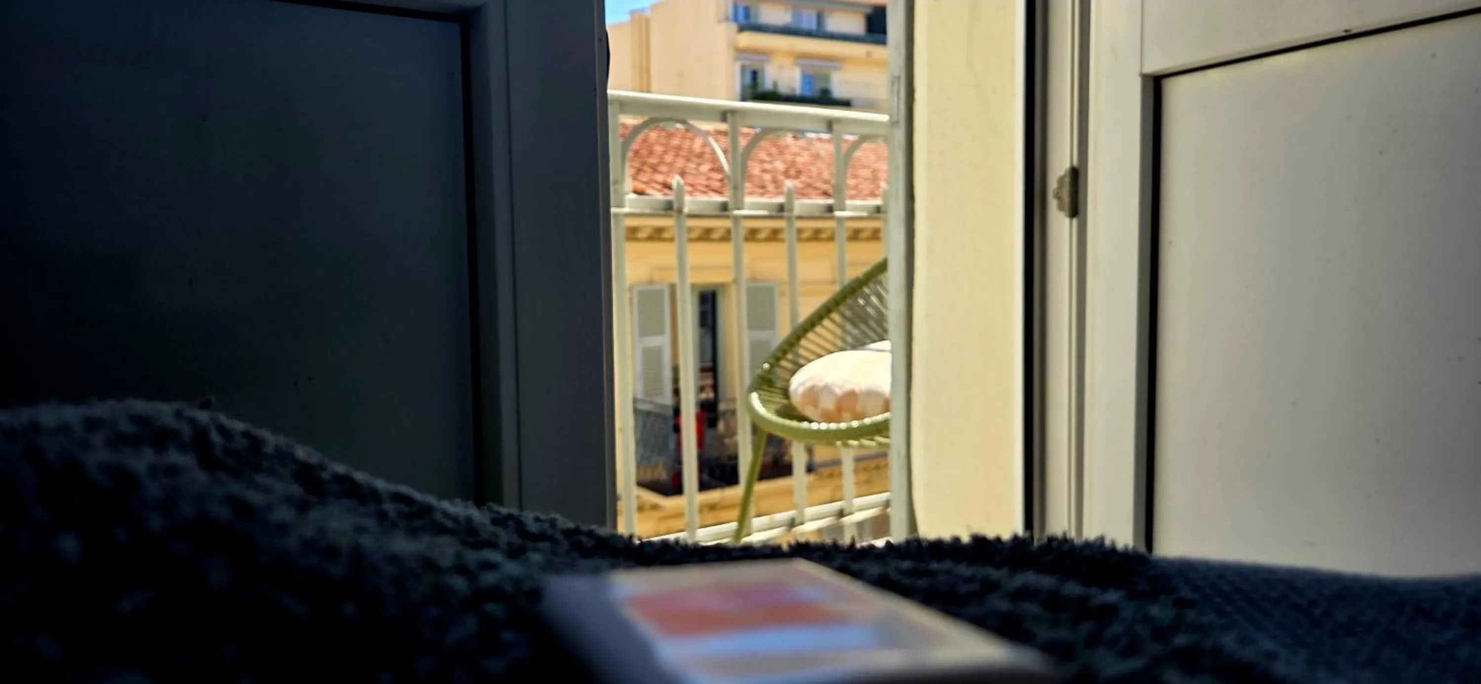 Balcony/Terrace in Le Petit Trianon et le Charme des Suites