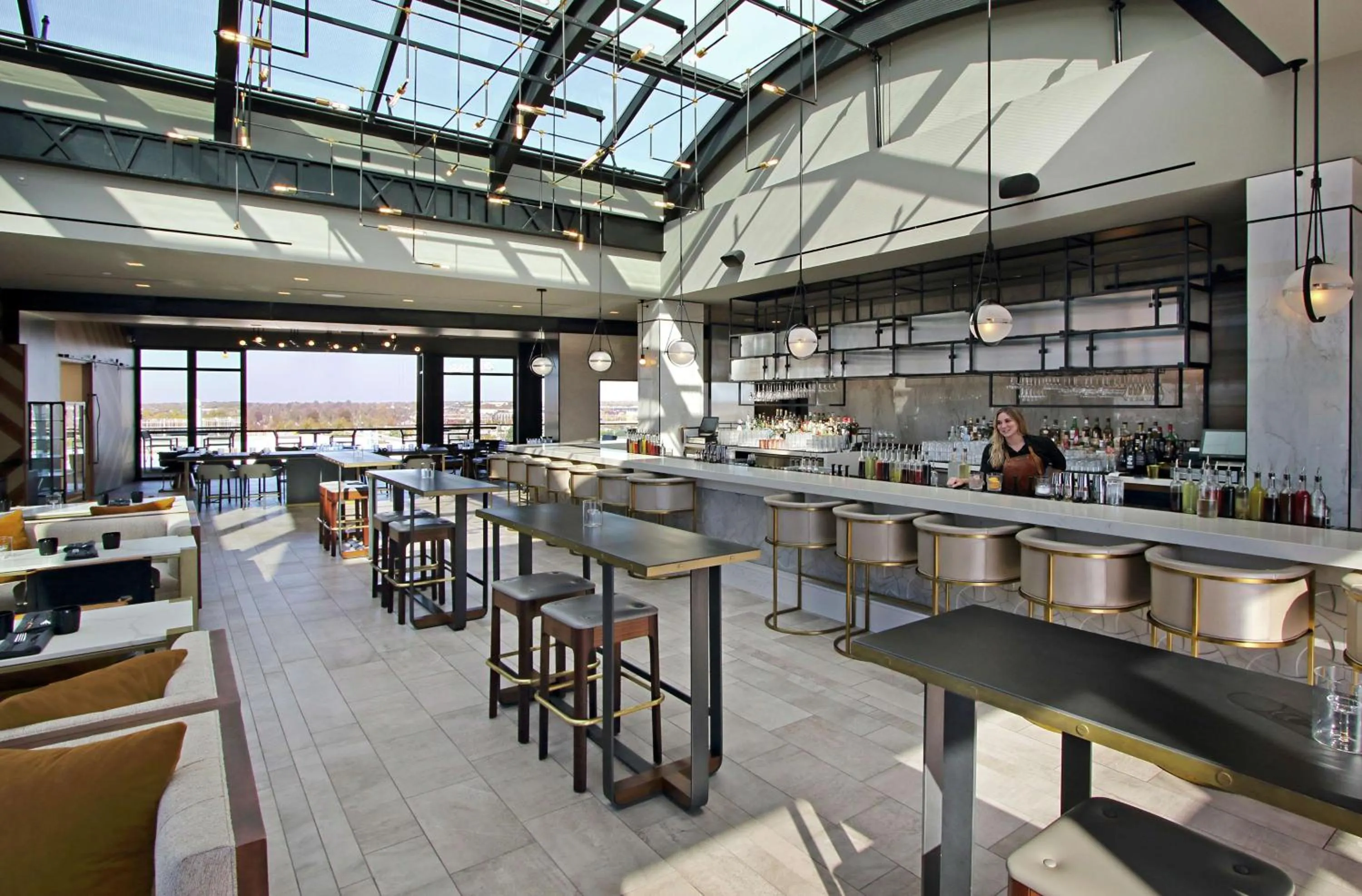 Lounge or bar in Canopy By Hilton Columbus Downtown Short North