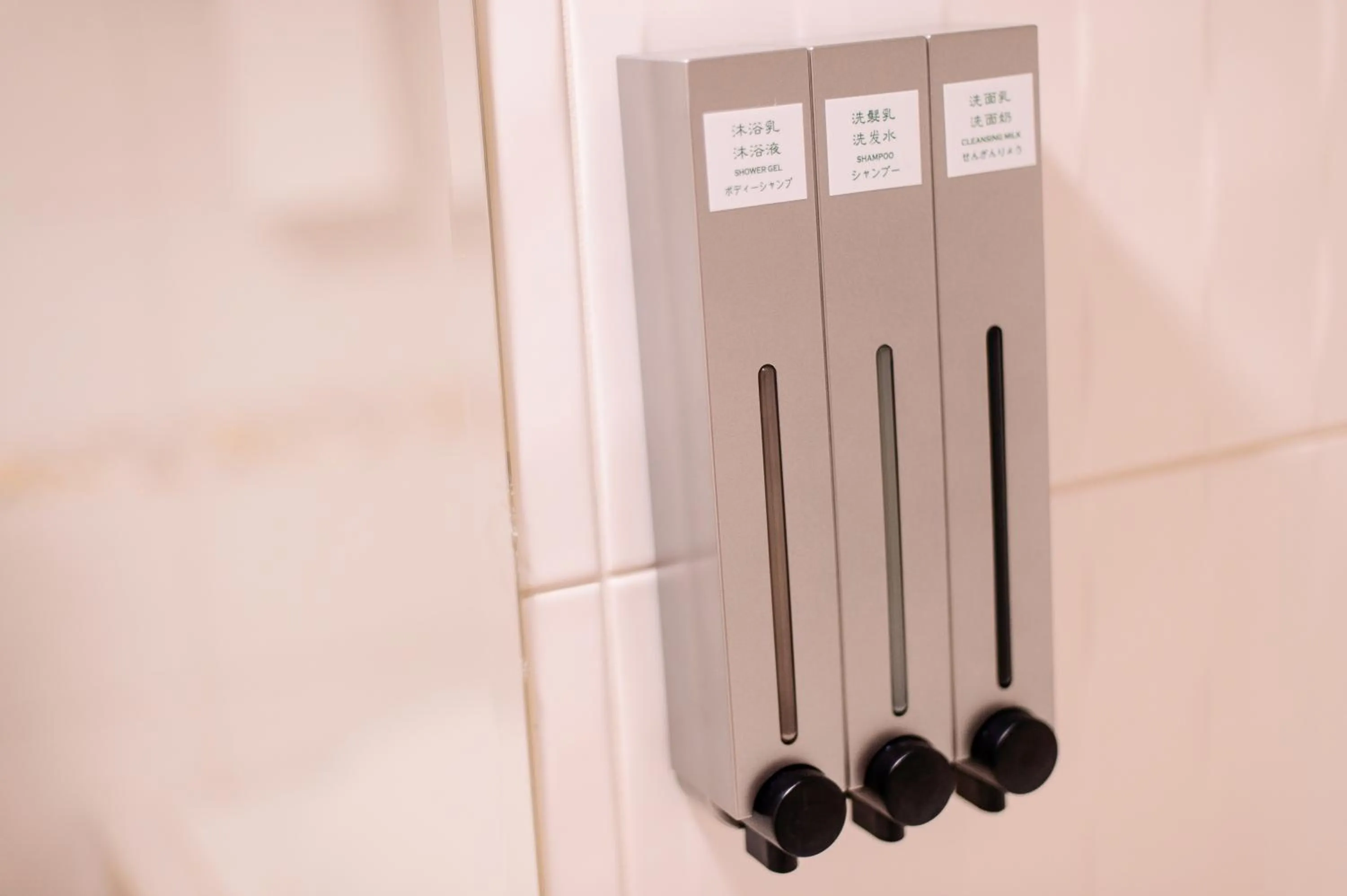 Shower in KIWI-Taichung Station Branch 1