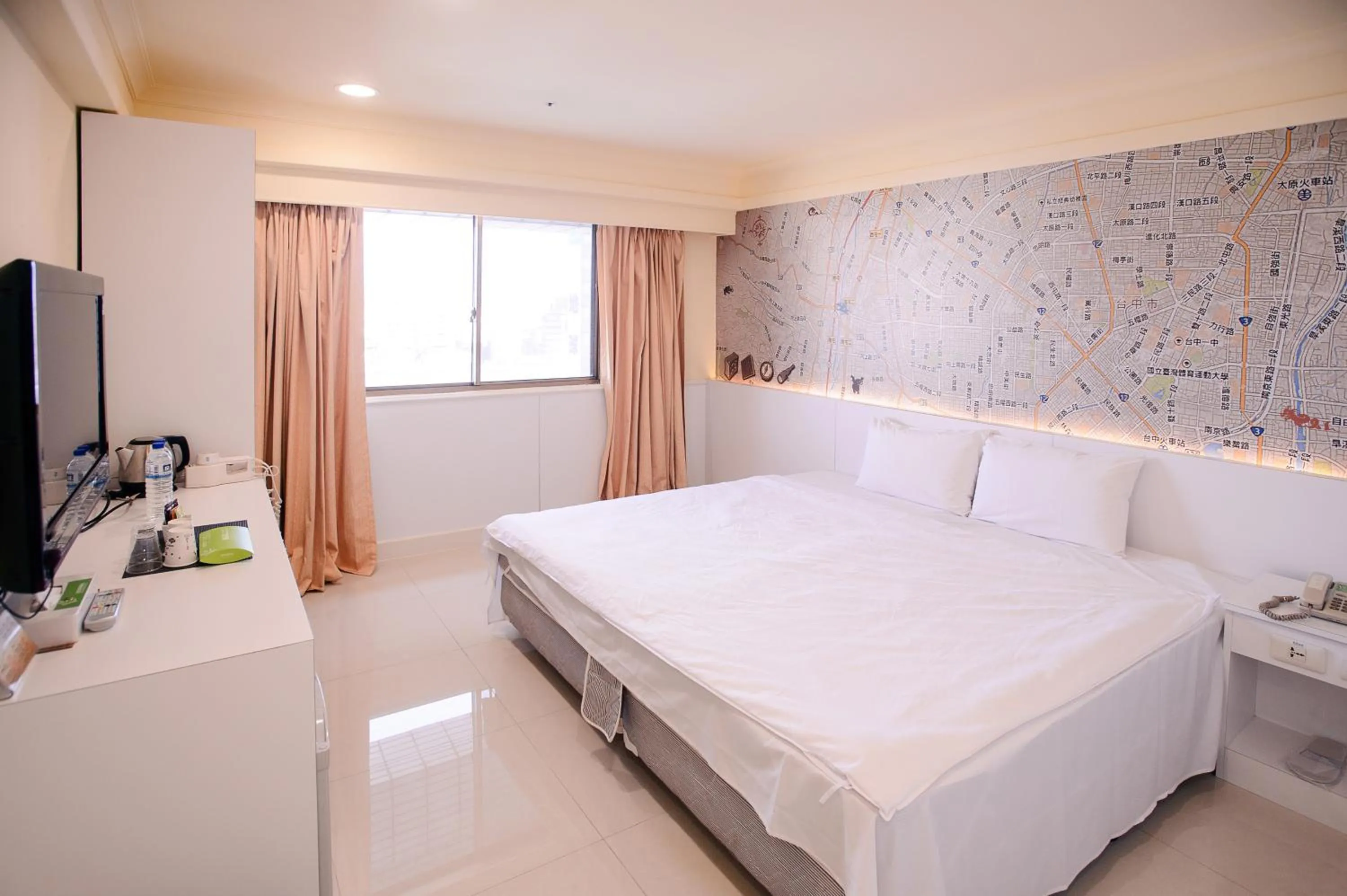 Photo of the whole room, Bed in KIWI-Taichung Station Branch 1