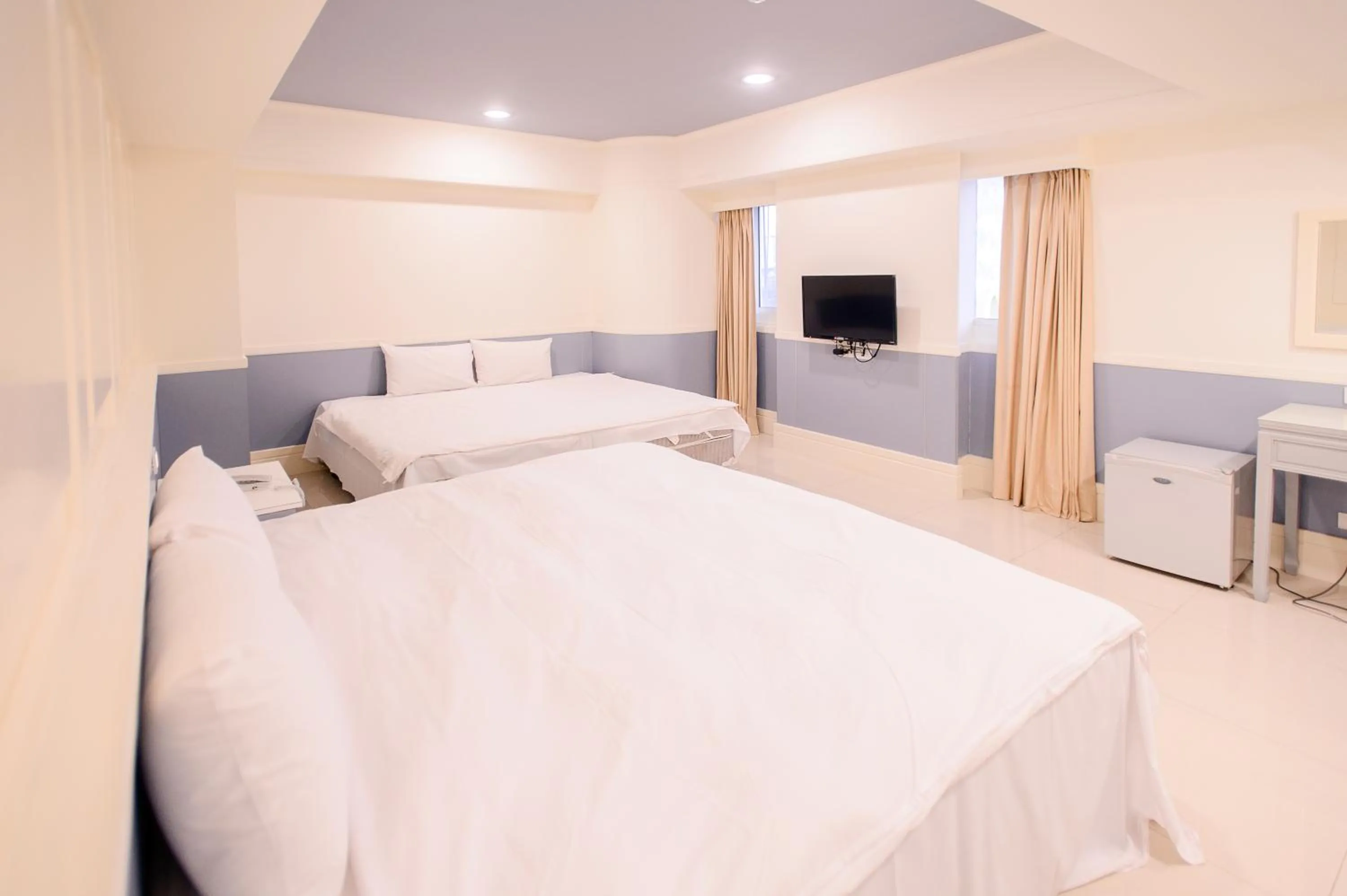 Photo of the whole room, Bed in KIWI-Taichung Station Branch 1