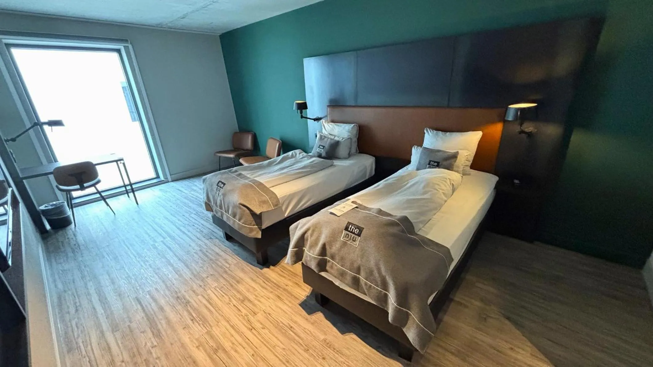 Photo of the whole room, Bed in Holiday Inn - the niu, Fender Amsterdam