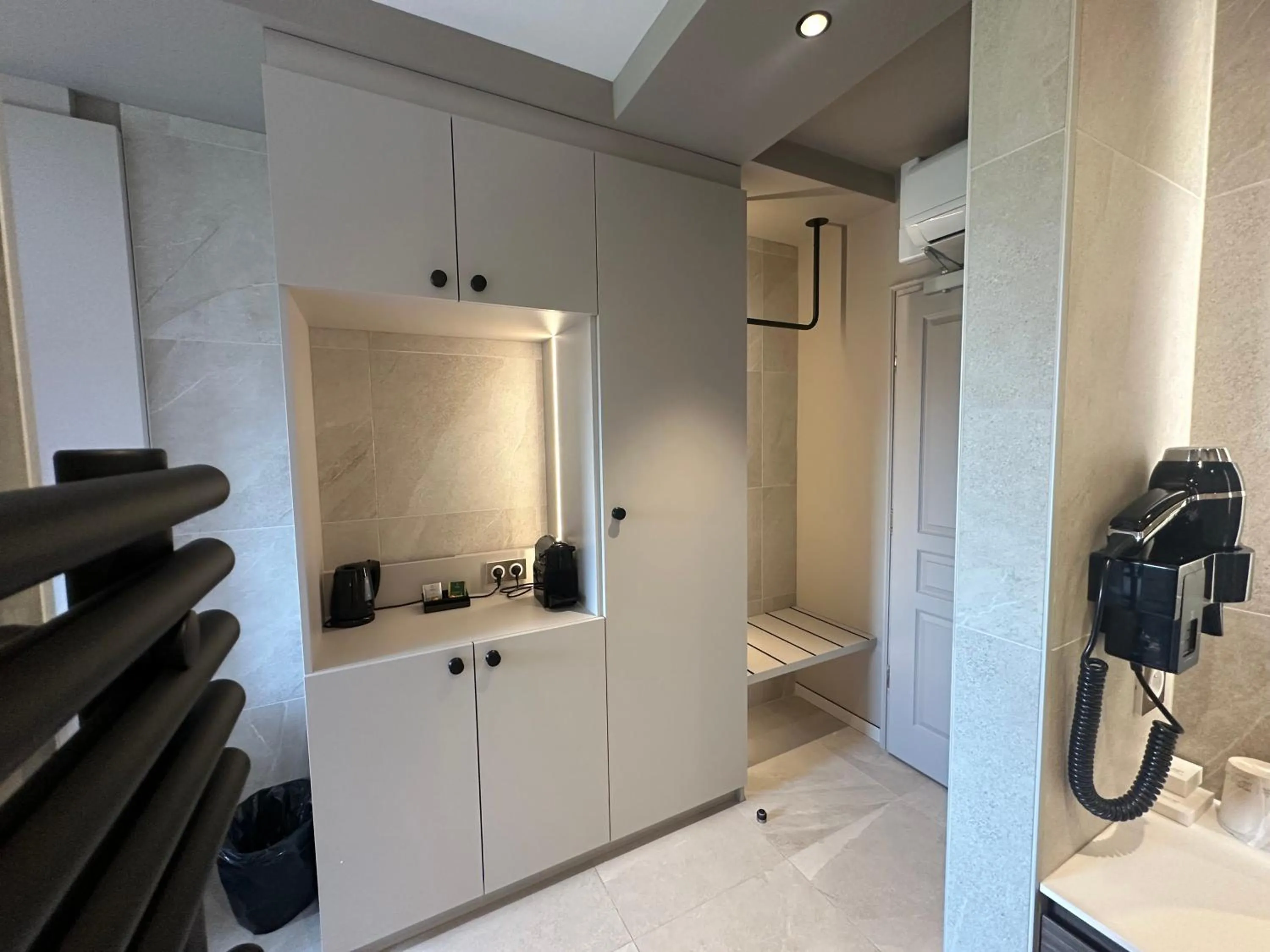 Coffee/tea facilities in James Vignoble Hôtel, Eguisheim