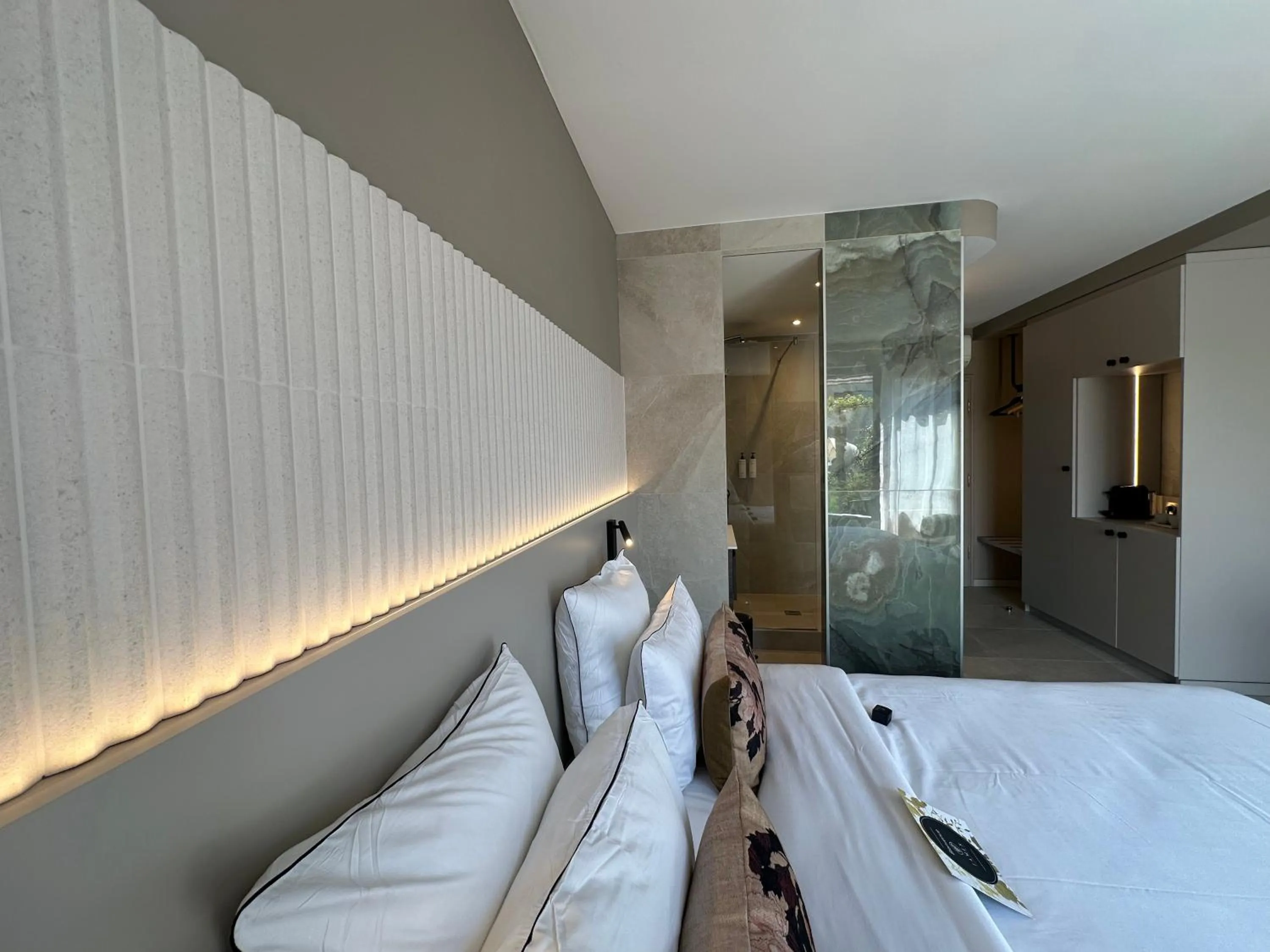 Bed in James Vignoble Hôtel, Eguisheim