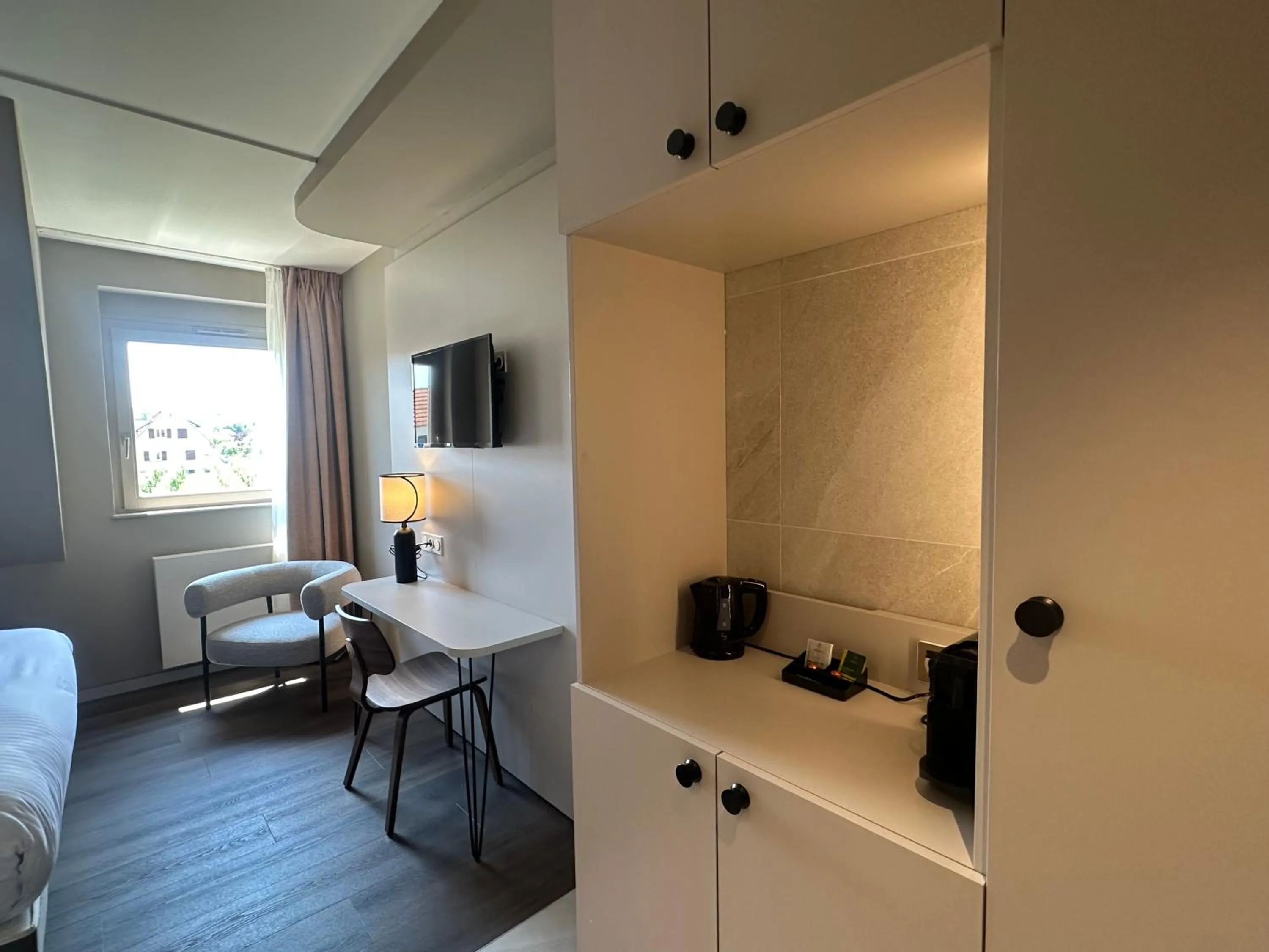 TV and multimedia in James Vignoble Hôtel, Eguisheim