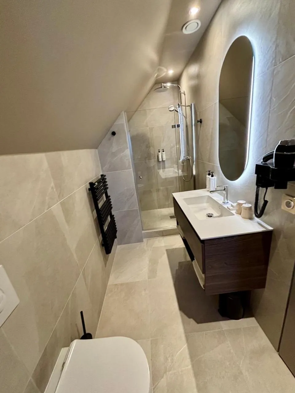 Shower in James Vignoble Hôtel, Eguisheim