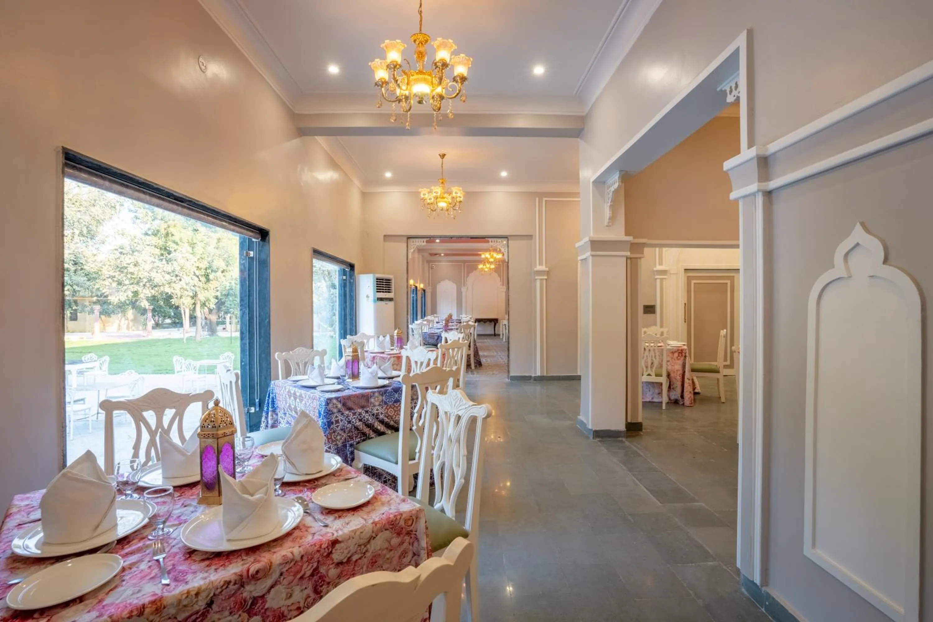 Dining area in JuSTa Alwarbagh Sariska
