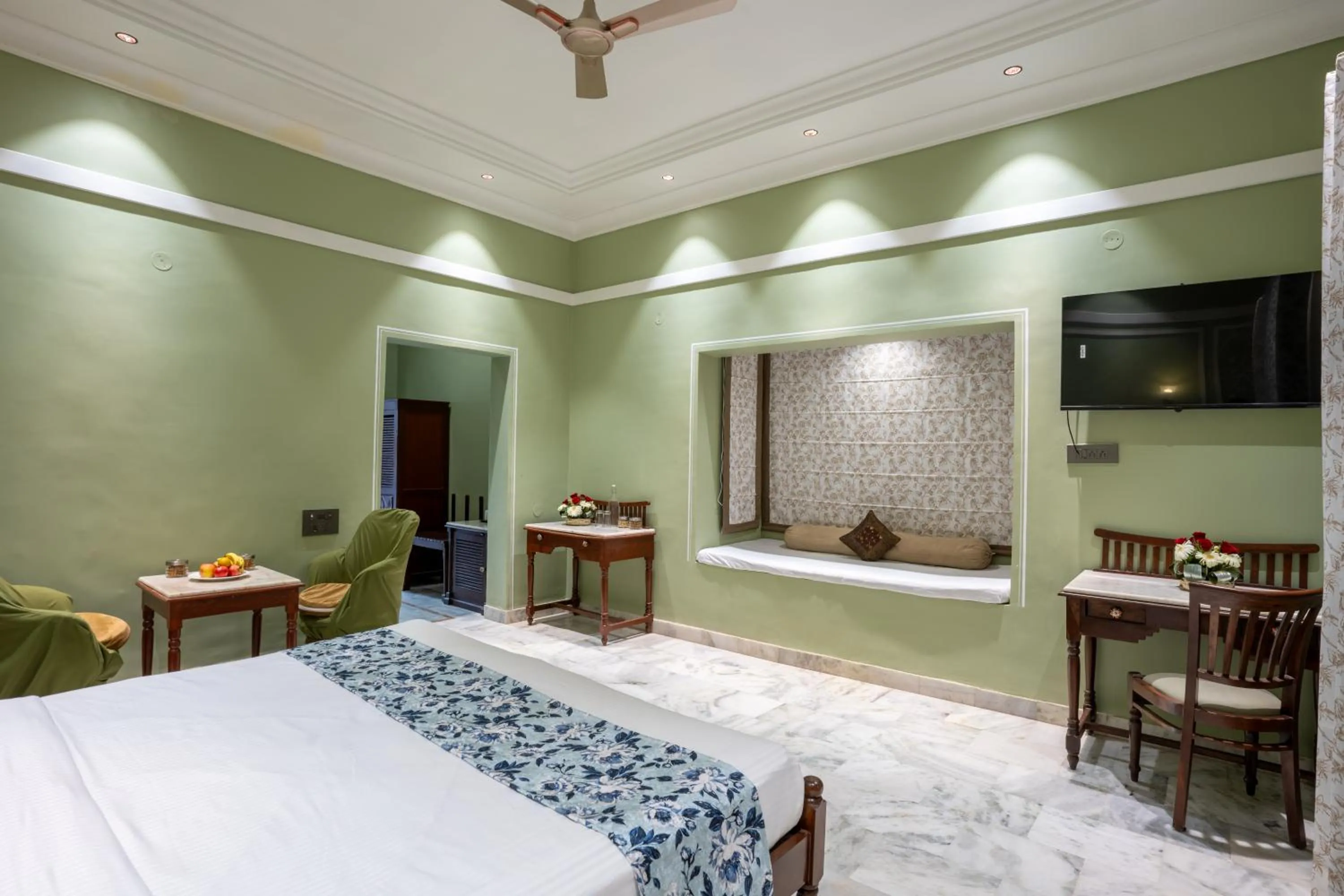 Bed in JuSTa Alwarbagh Sariska