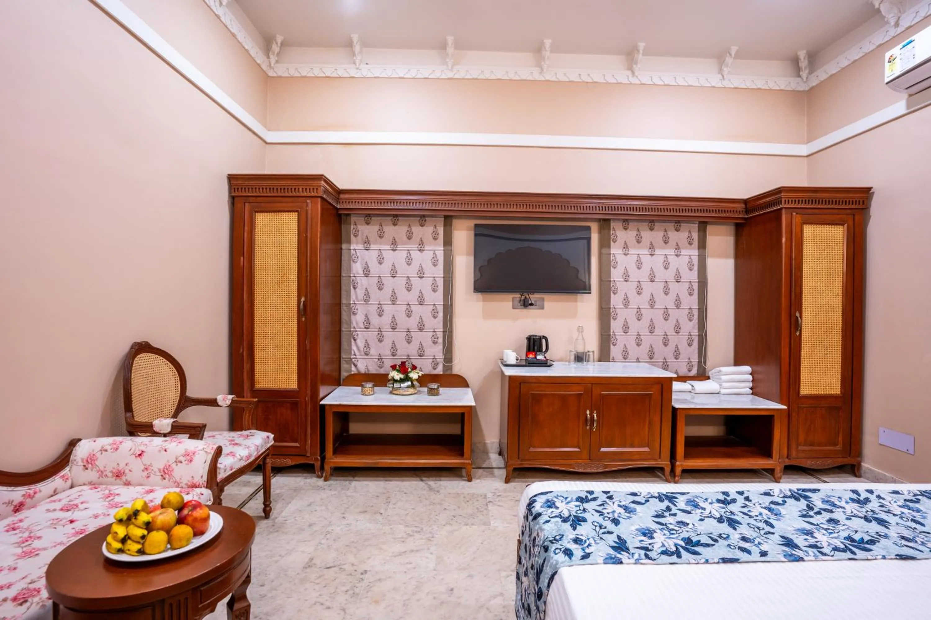 Photo of the whole room, Bed in JuSTa Alwarbagh Sariska