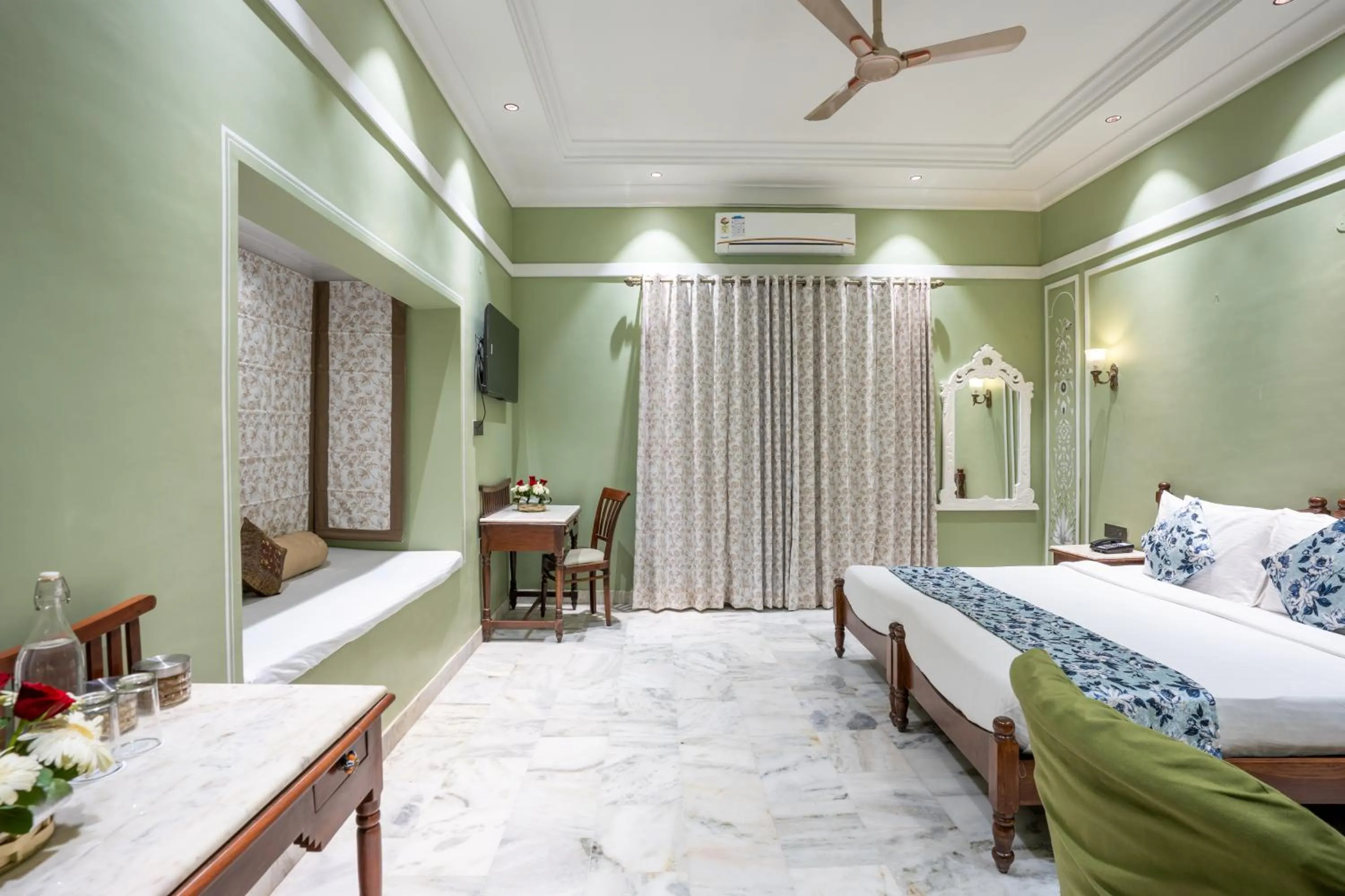 Living room, Bed in JuSTa Alwarbagh Sariska