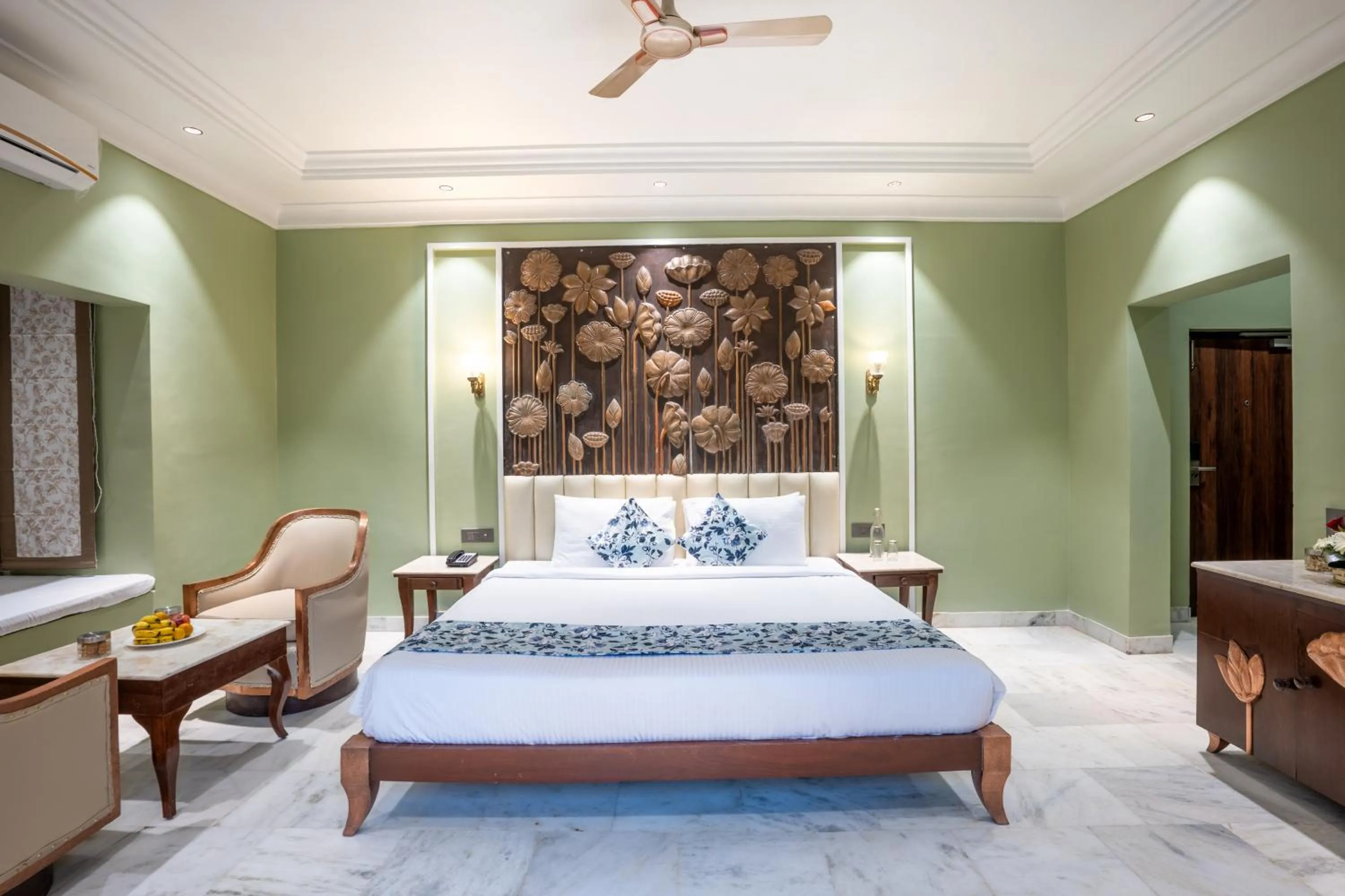 Photo of the whole room, Bed in JuSTa Alwarbagh Sariska