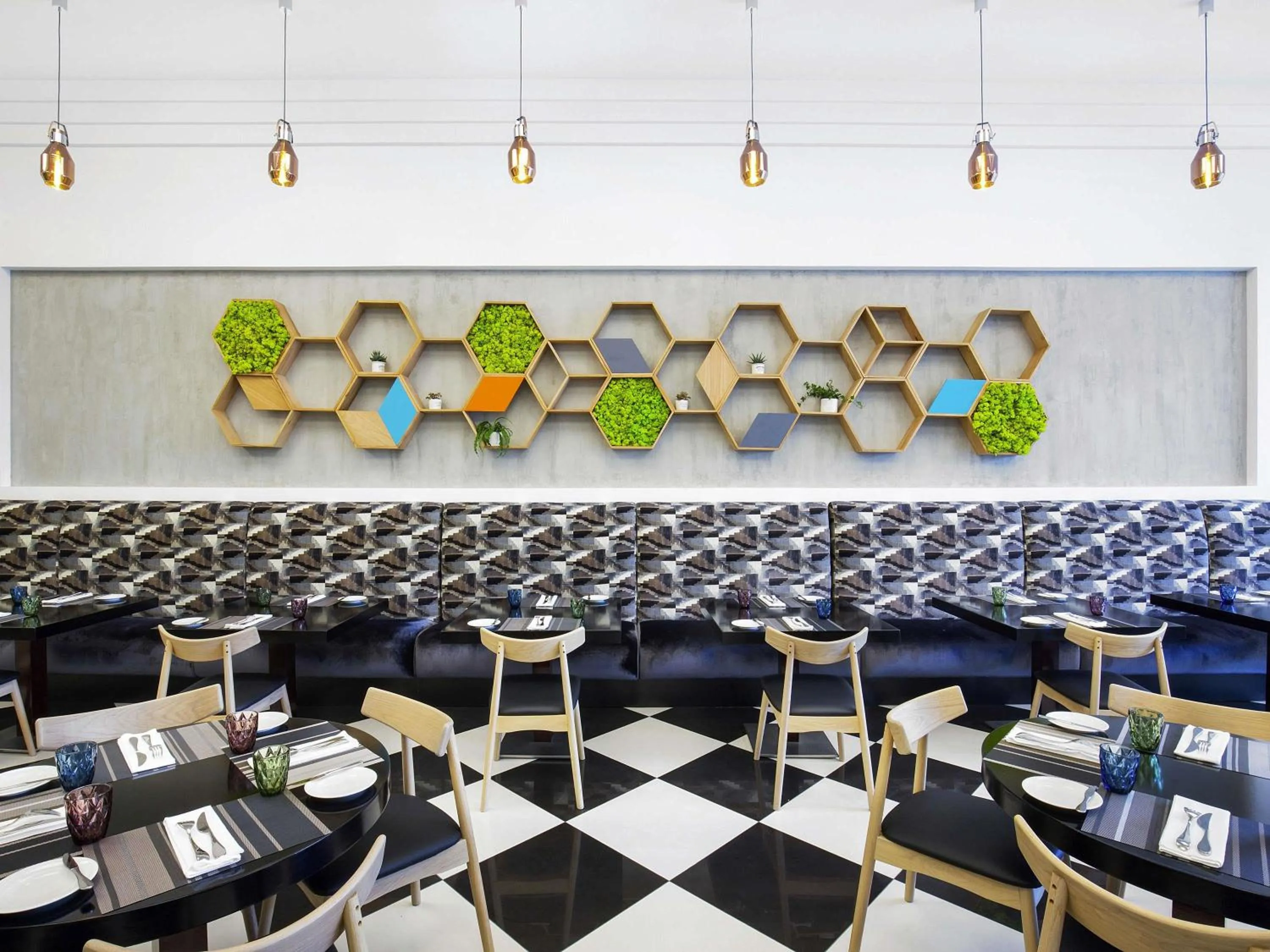 Restaurant/places to eat in ibis Deira Creekside Dubai