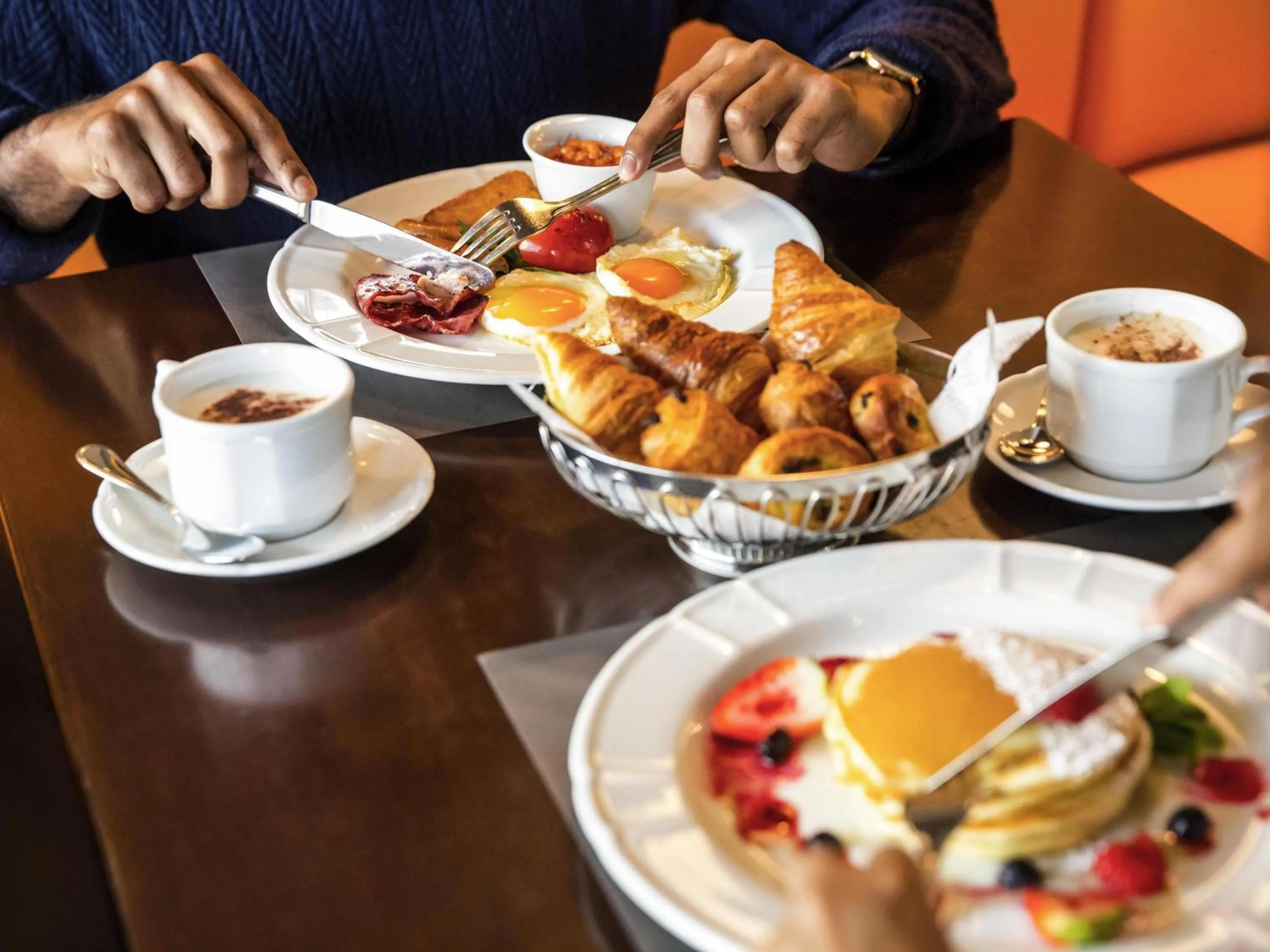 Restaurant/places to eat in ibis Deira Creekside Dubai