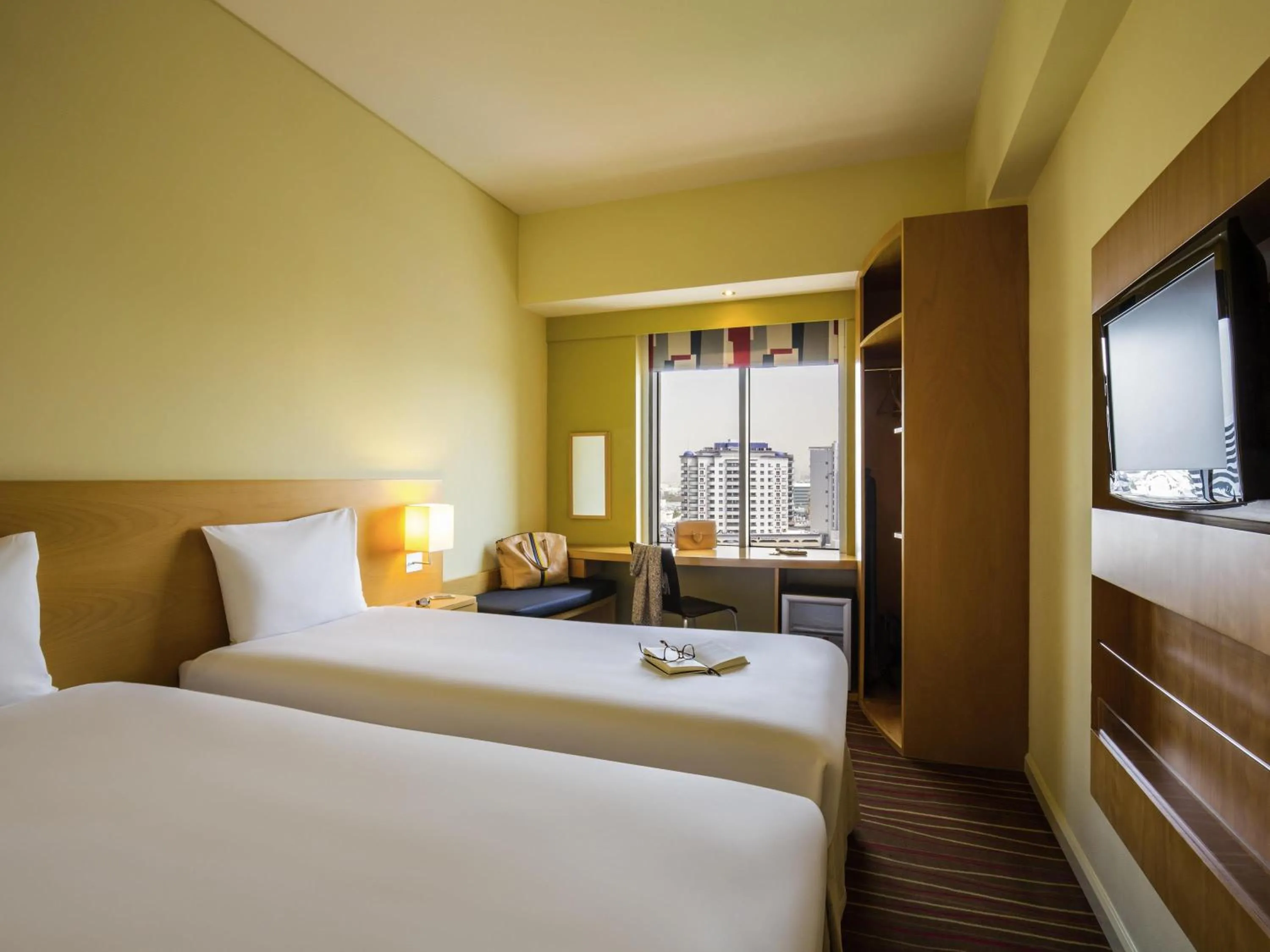 Bedroom, Bed in ibis Deira Creekside Dubai