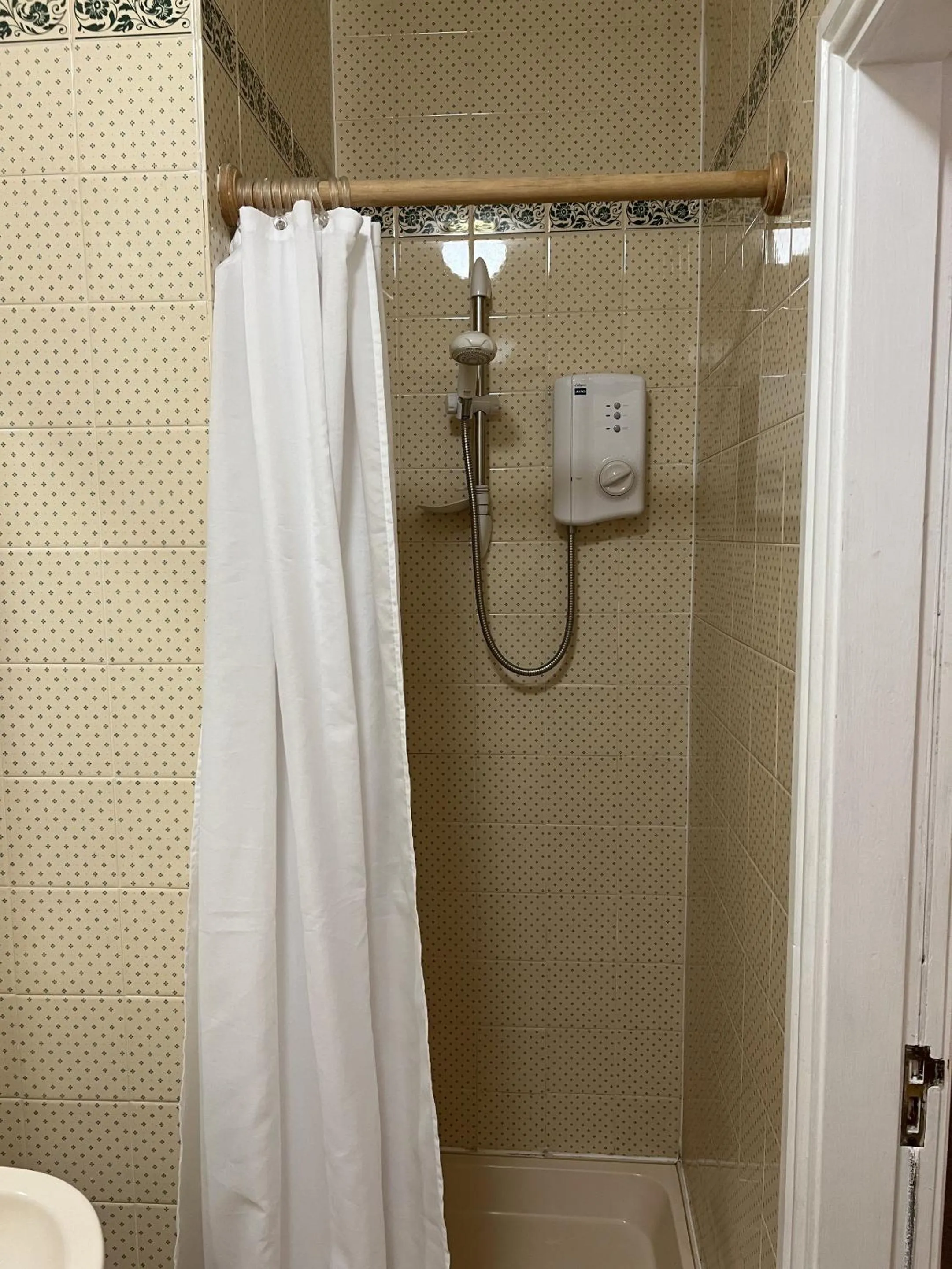 Bathroom in Royal Oak Hotel, Garstang